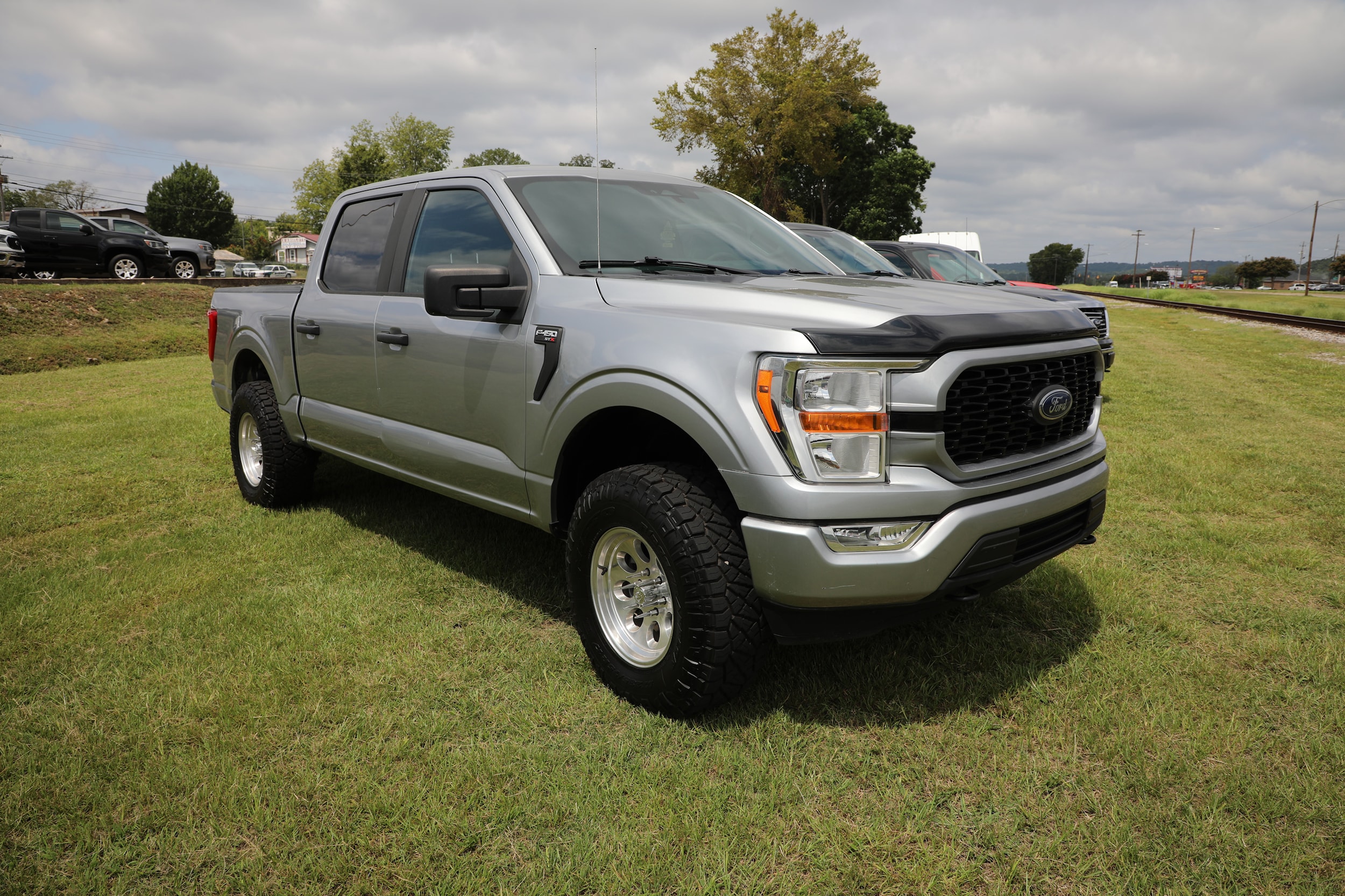 2021 Ford F-150 XL's photo