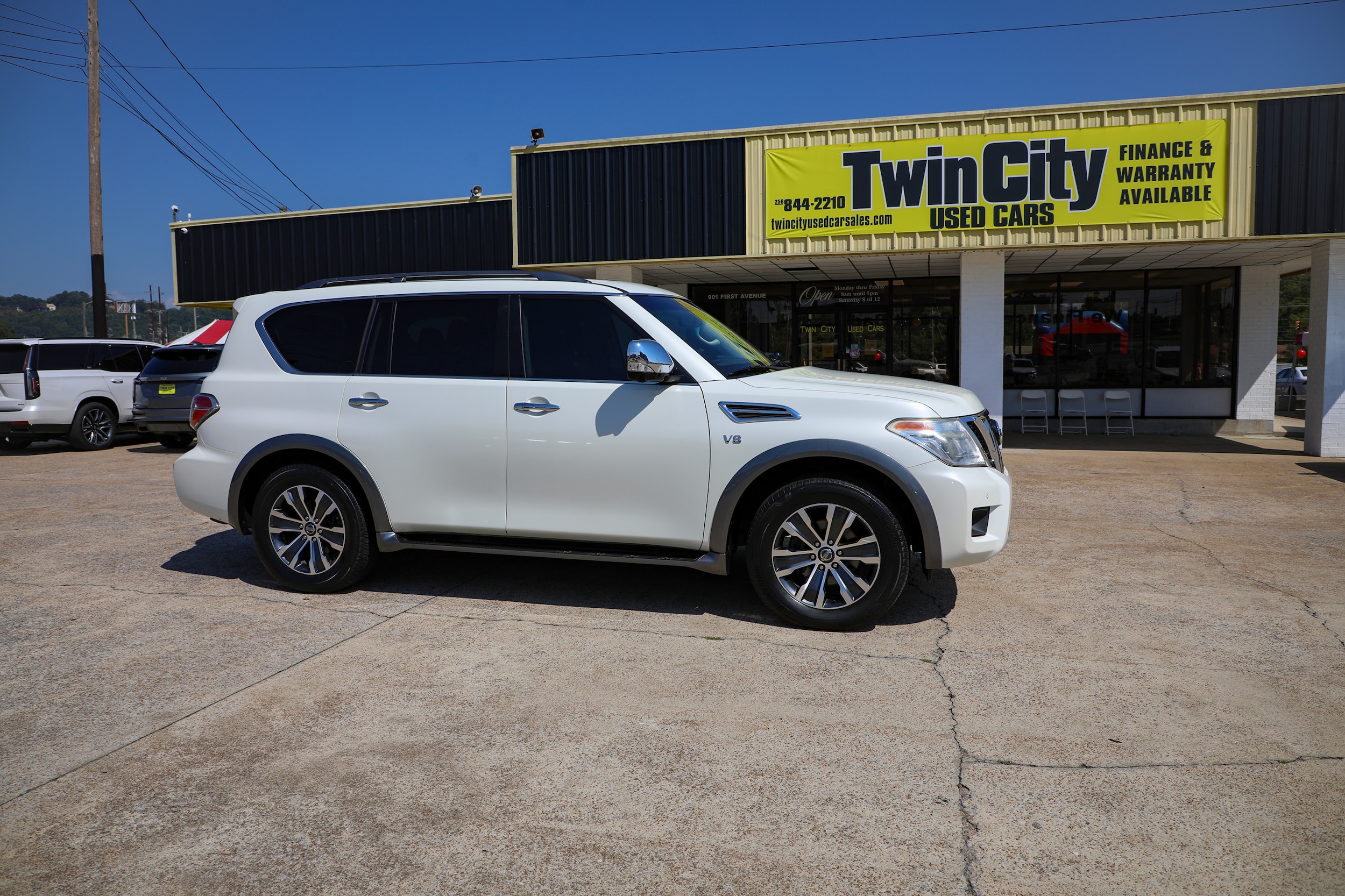 2017 Nissan Armada SL's photo