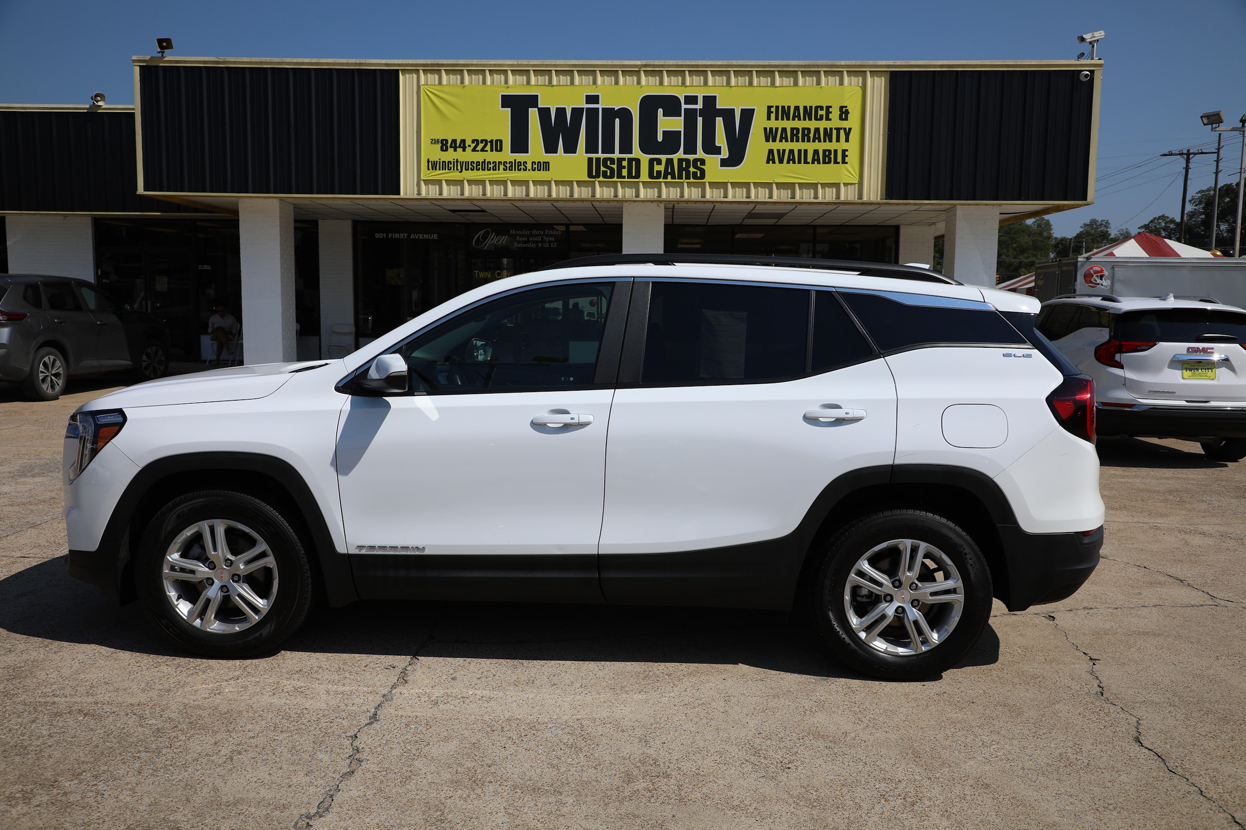 2023 GMC Terrain SLE's photo