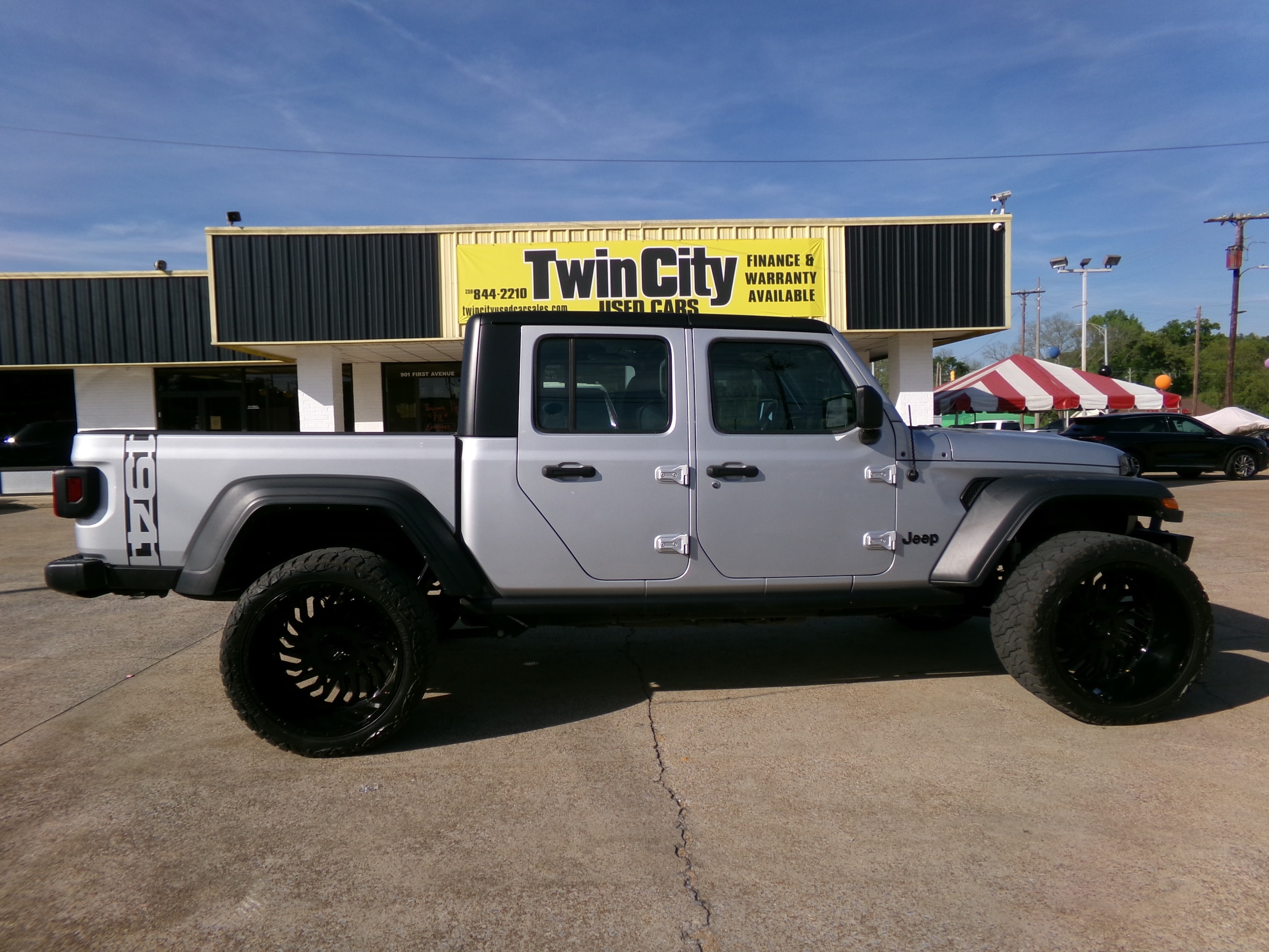 2023 Jeep Gladiator Sport's photo