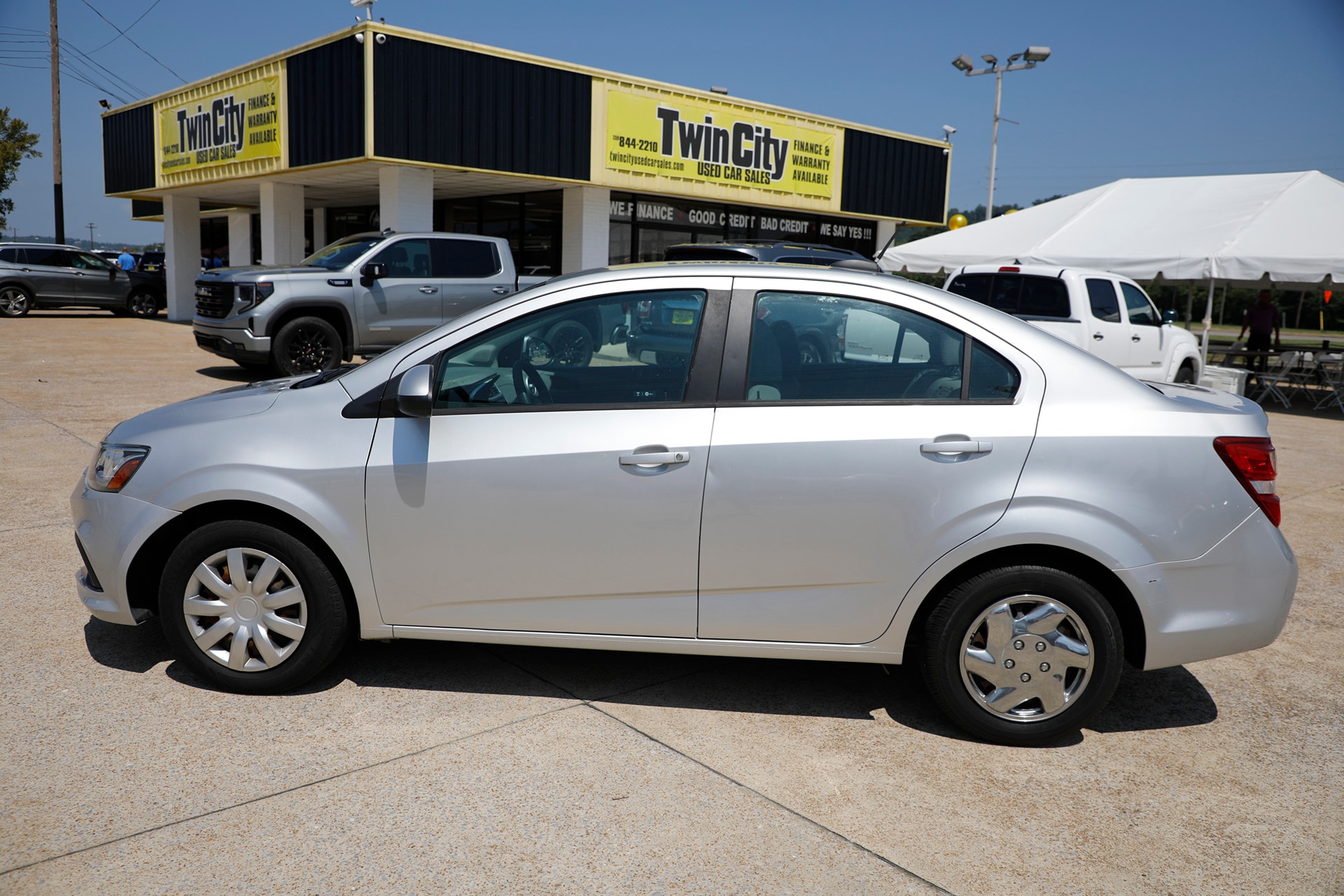 2017 Chevrolet Sonic LS's photo