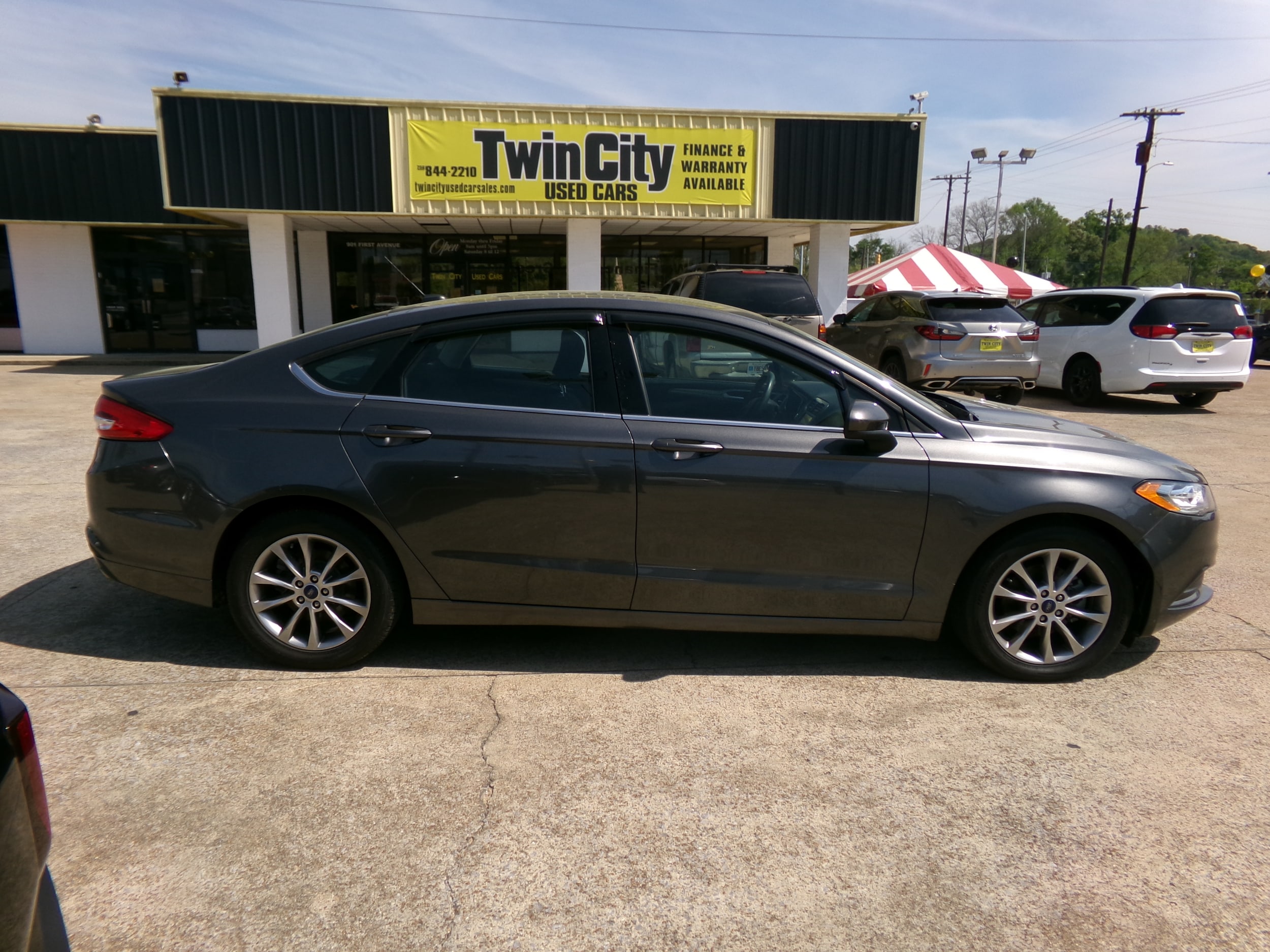 2017 Ford Fusion SE FWD's photo