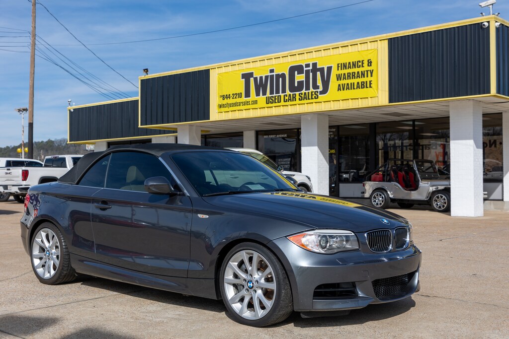 Used 2013 BMW 135i For Sale at Twin City Used Cars VIN WBAUN7C52DVM27379
