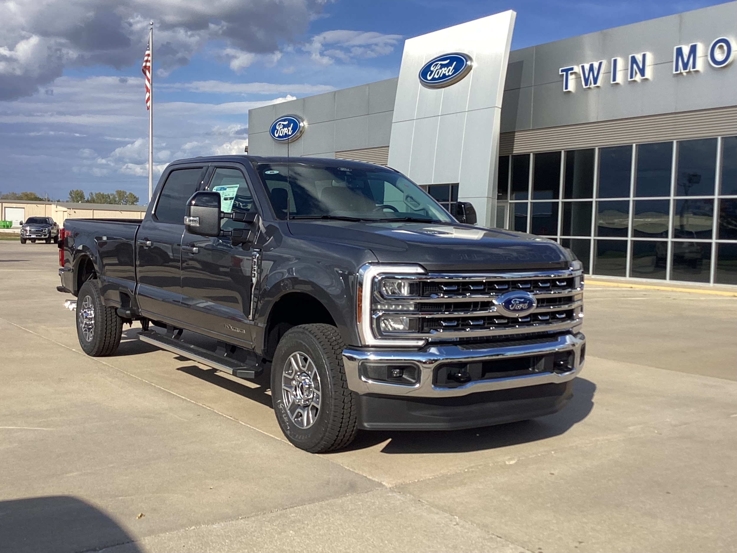 2026 Ford F-350 Super Duty Lariat's photo