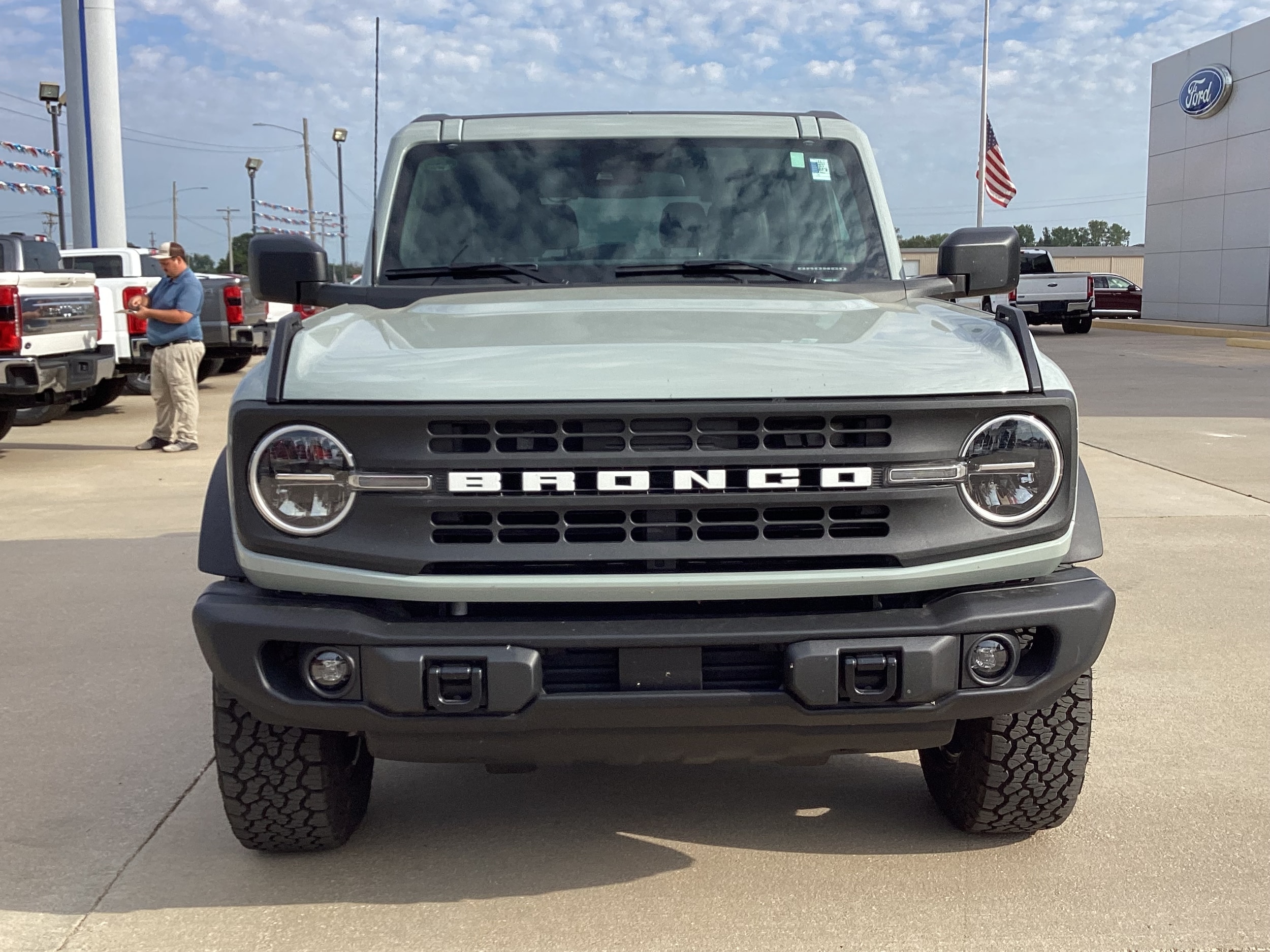 Used 2024 Ford Bronco 2-Door Black Diamond with VIN 1FMDE1AP8RLA08830 for sale in Kansas City