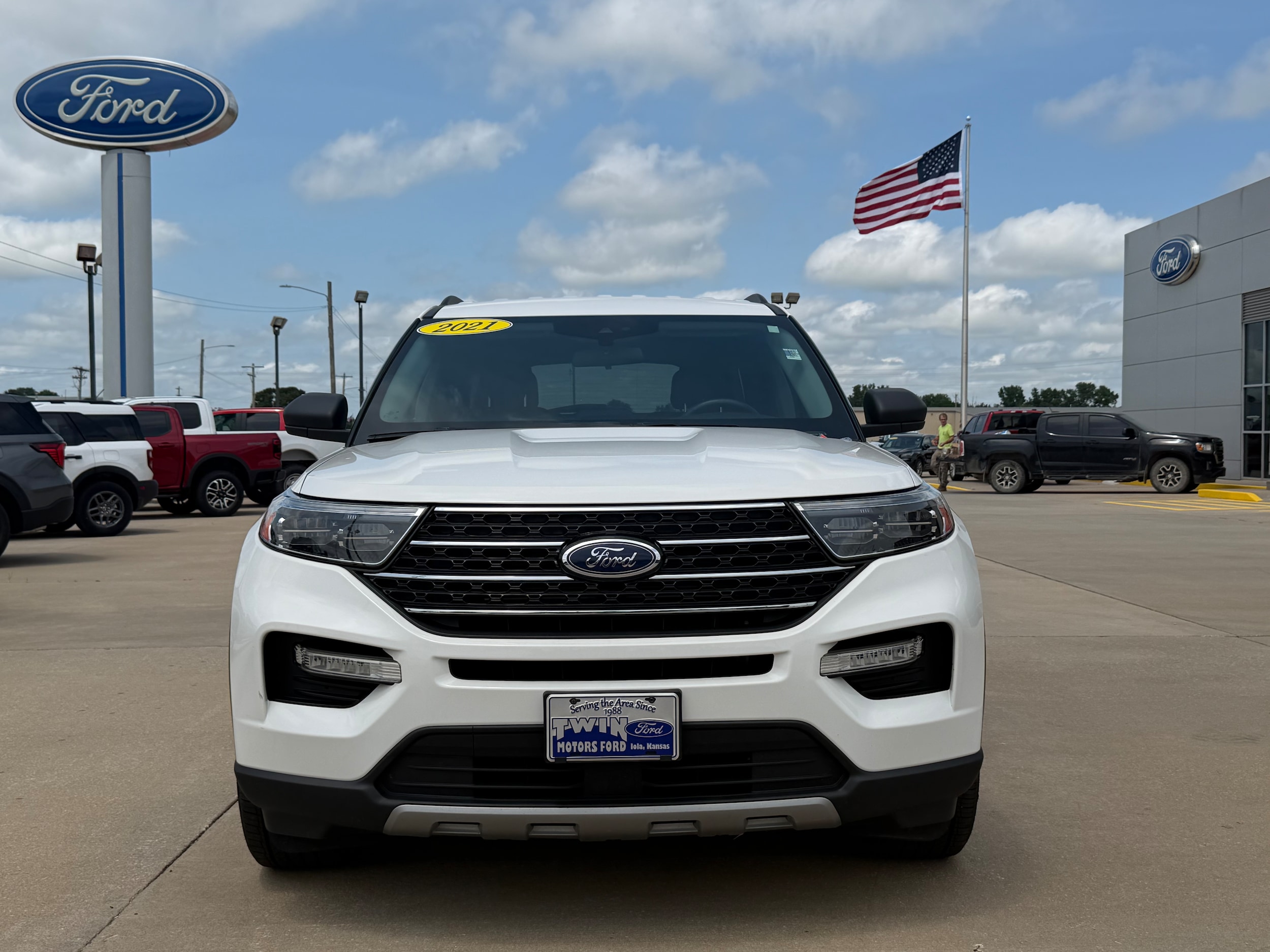 Used 2021 Ford Explorer XLT with VIN 1FMSK8DH8MGA71523 for sale in Kansas City