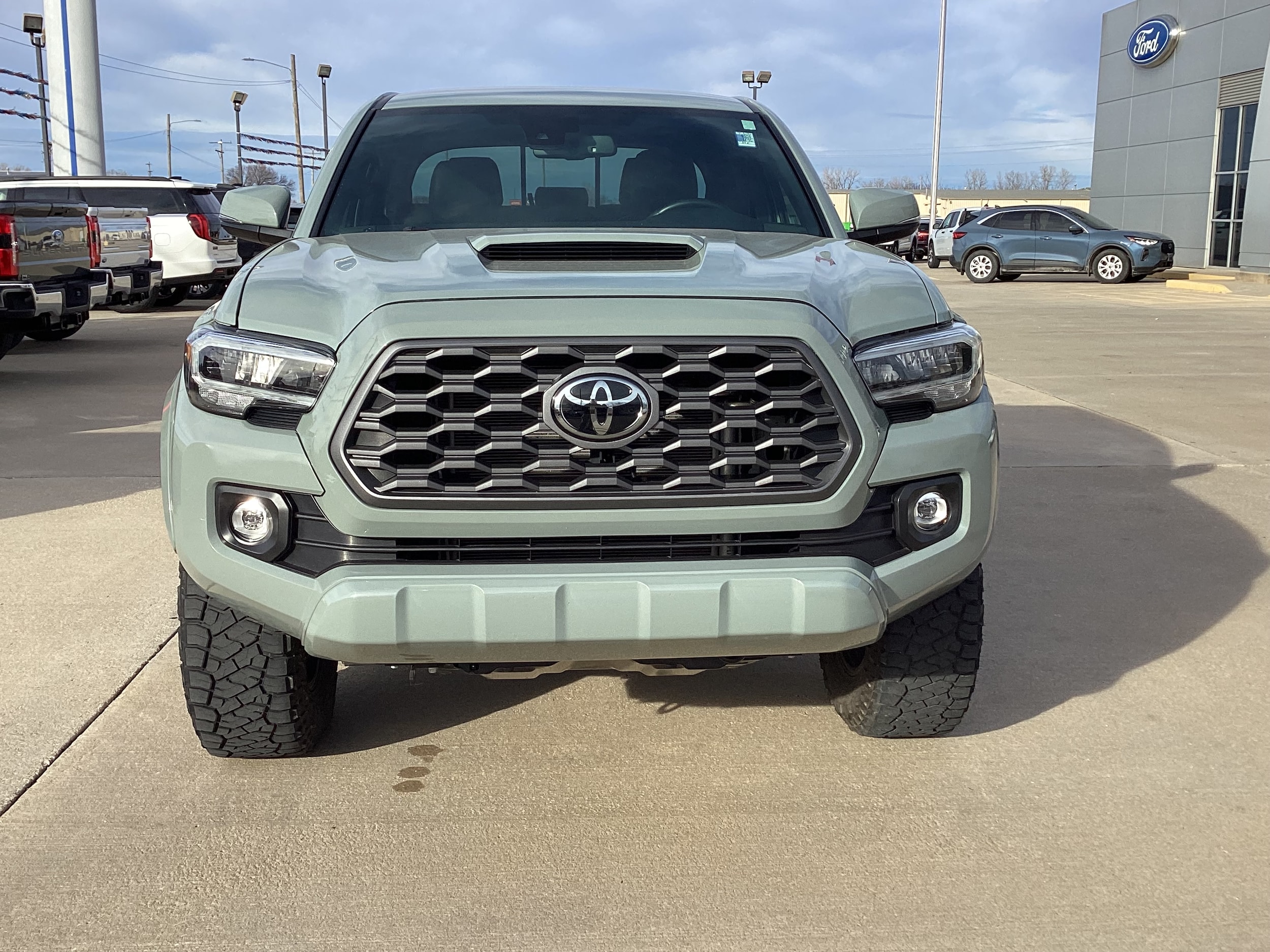 Used 2023 Toyota Tacoma TRD Sport with VIN 3TYCZ5AN2PT113230 for sale in Kansas City