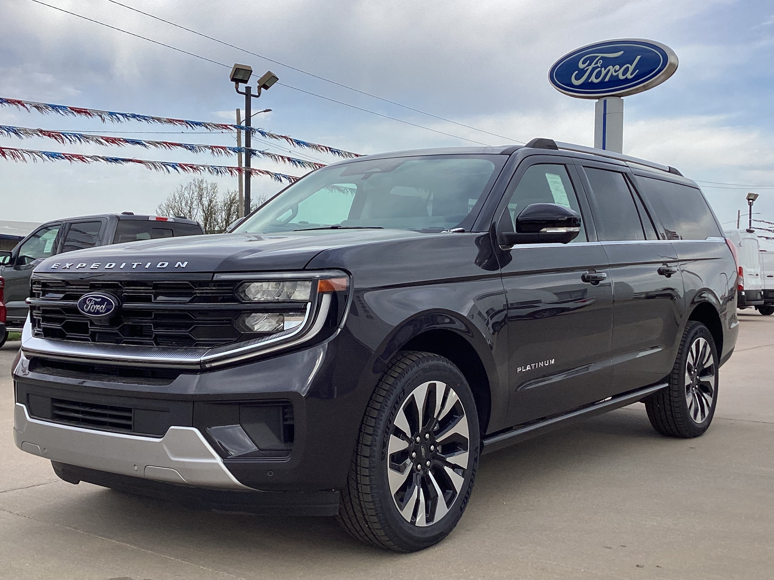 2025 Ford Expedition MAX Platinum - Photo 3