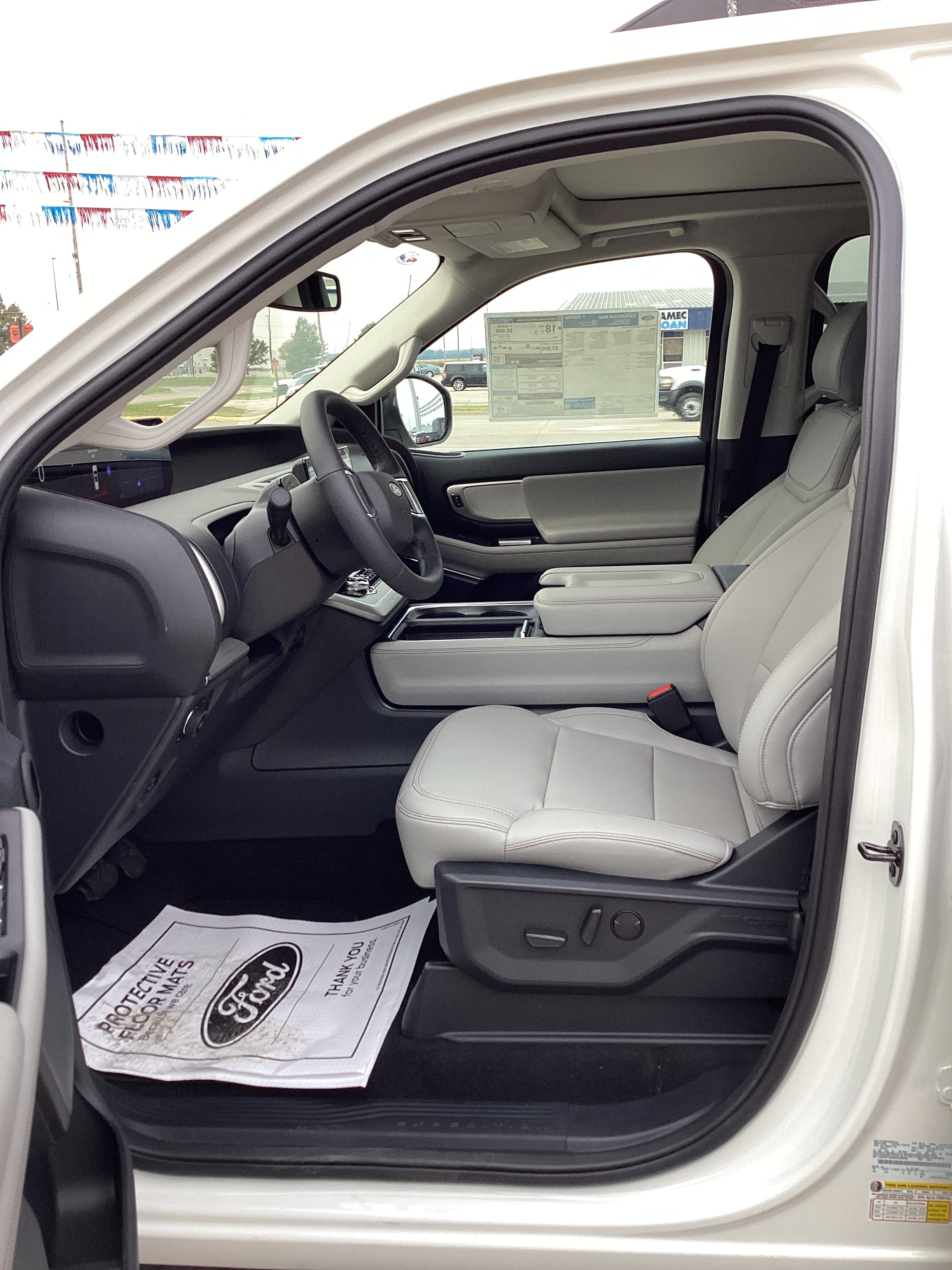 2025 Ford Expedition MAX Active - Photo 13