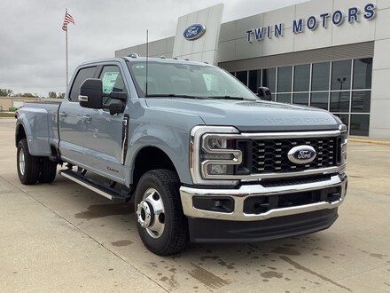 2026 Ford Super Duty F-350 DRW F-350 Lariat TRUCK