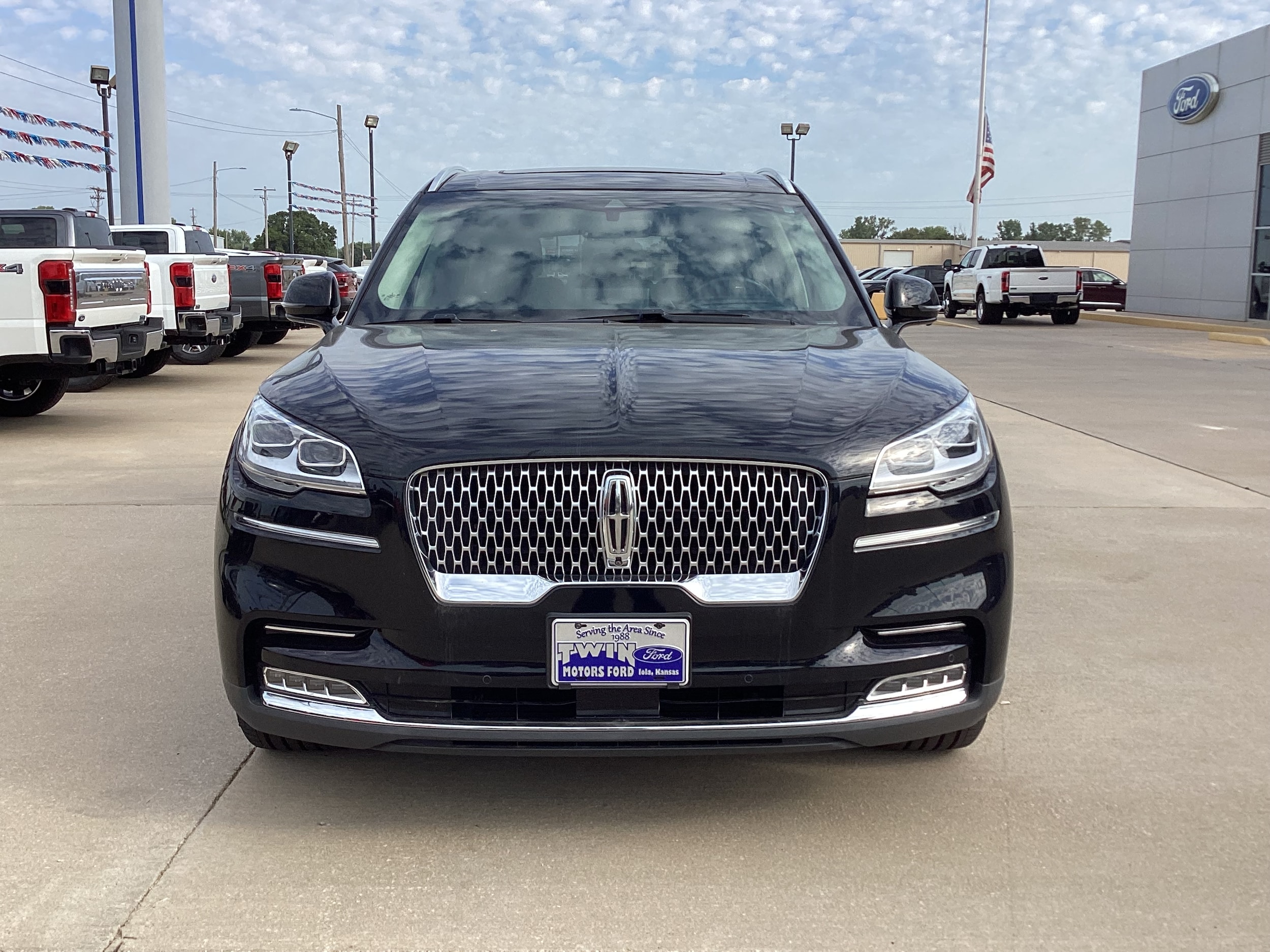 Used 2020 Lincoln Aviator Reserve with VIN 5LM5J7XC8LGL03611 for sale in Kansas City