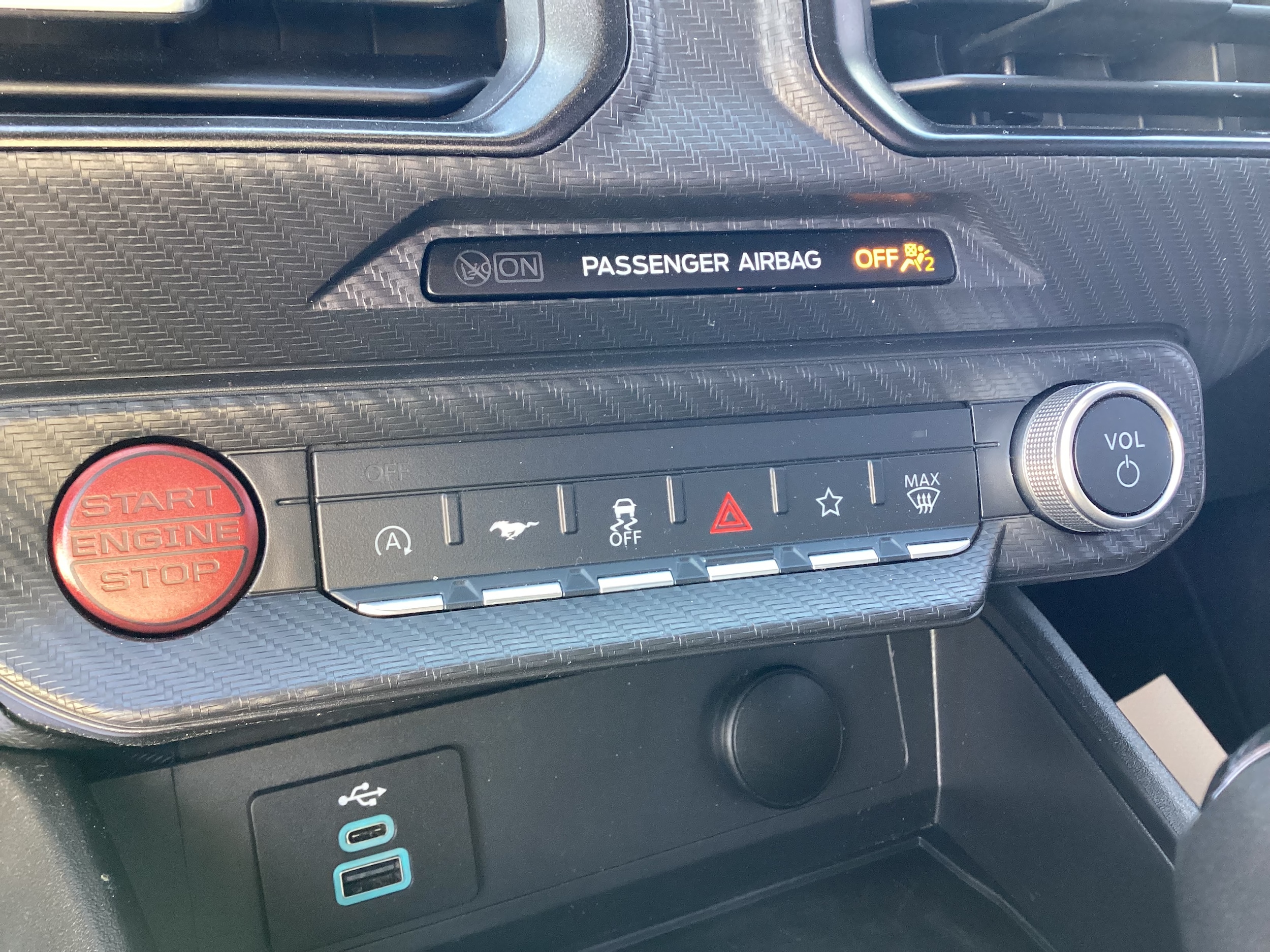 2024 Ford Mustang EcoBoost - Photo 13