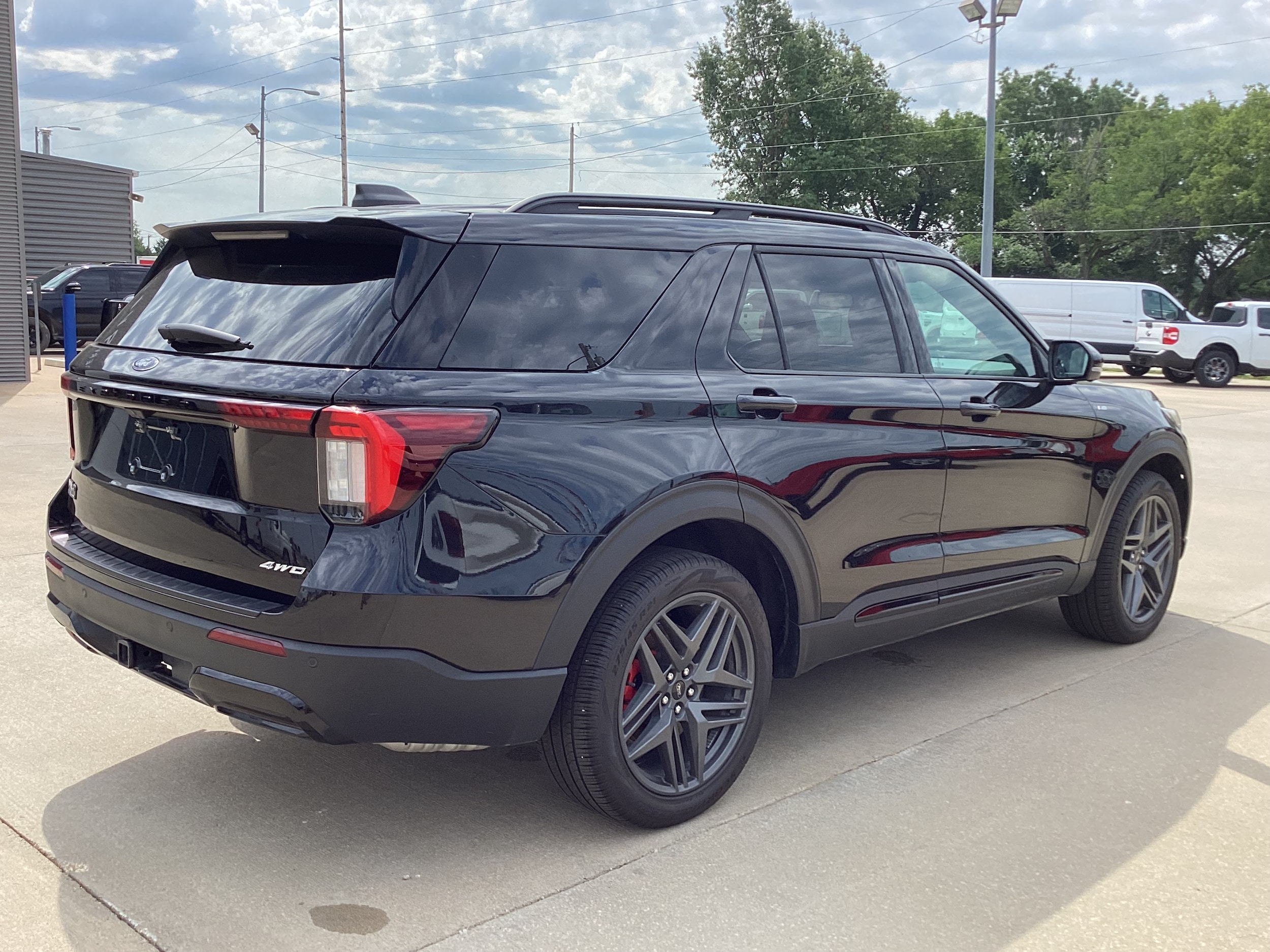 2025 Ford Explorer ST-LINE - Photo 6