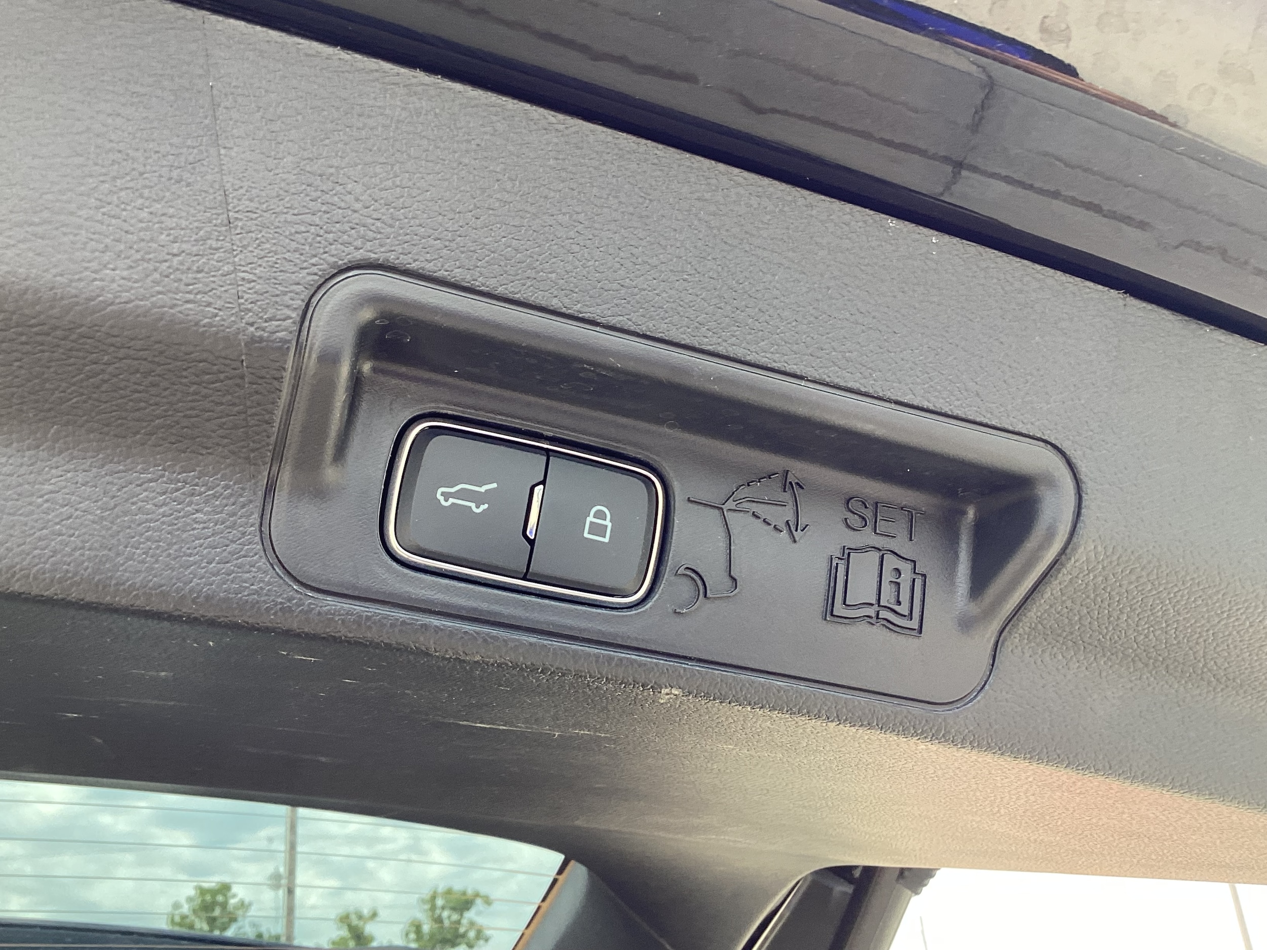2025 Ford Explorer ST-LINE - Photo 23