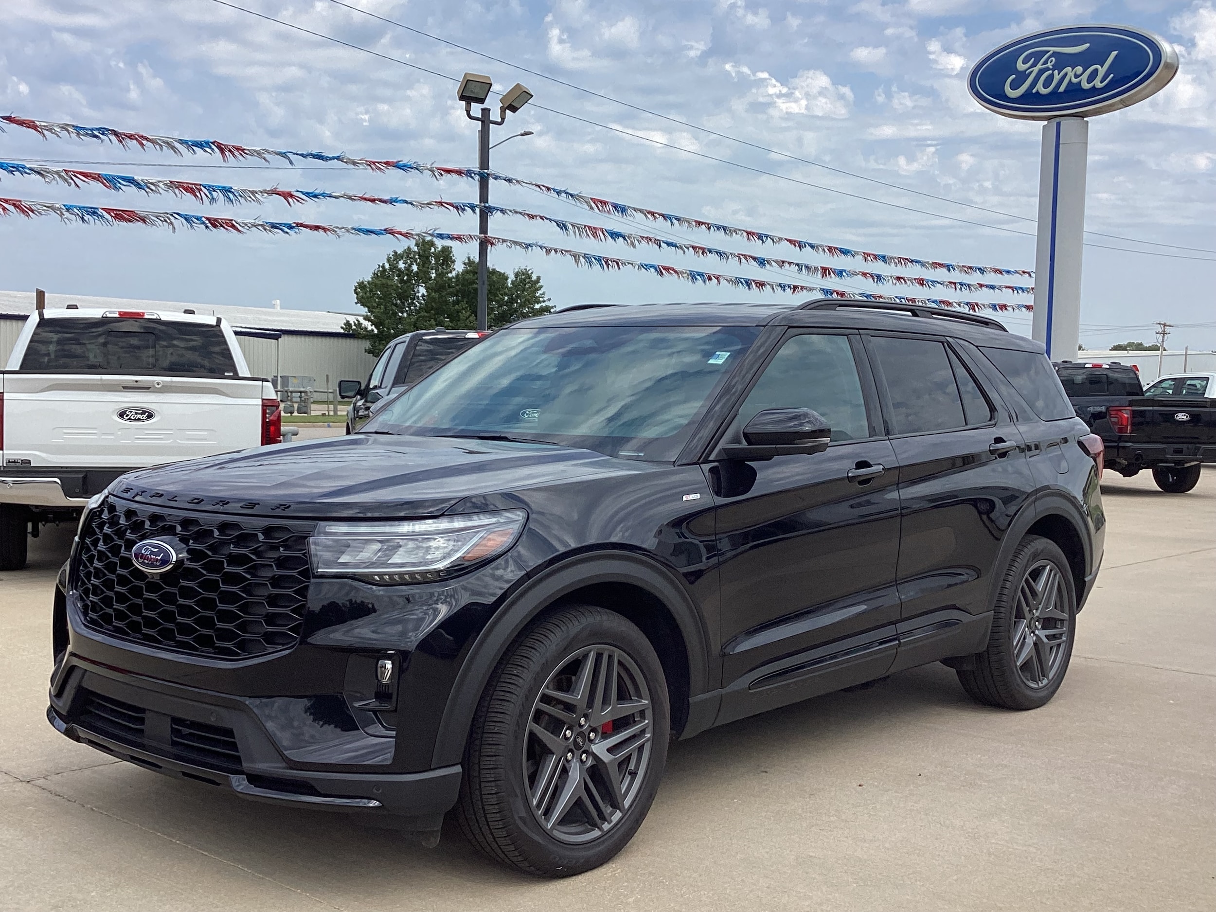 2025 Ford Explorer ST-LINE - Photo 3