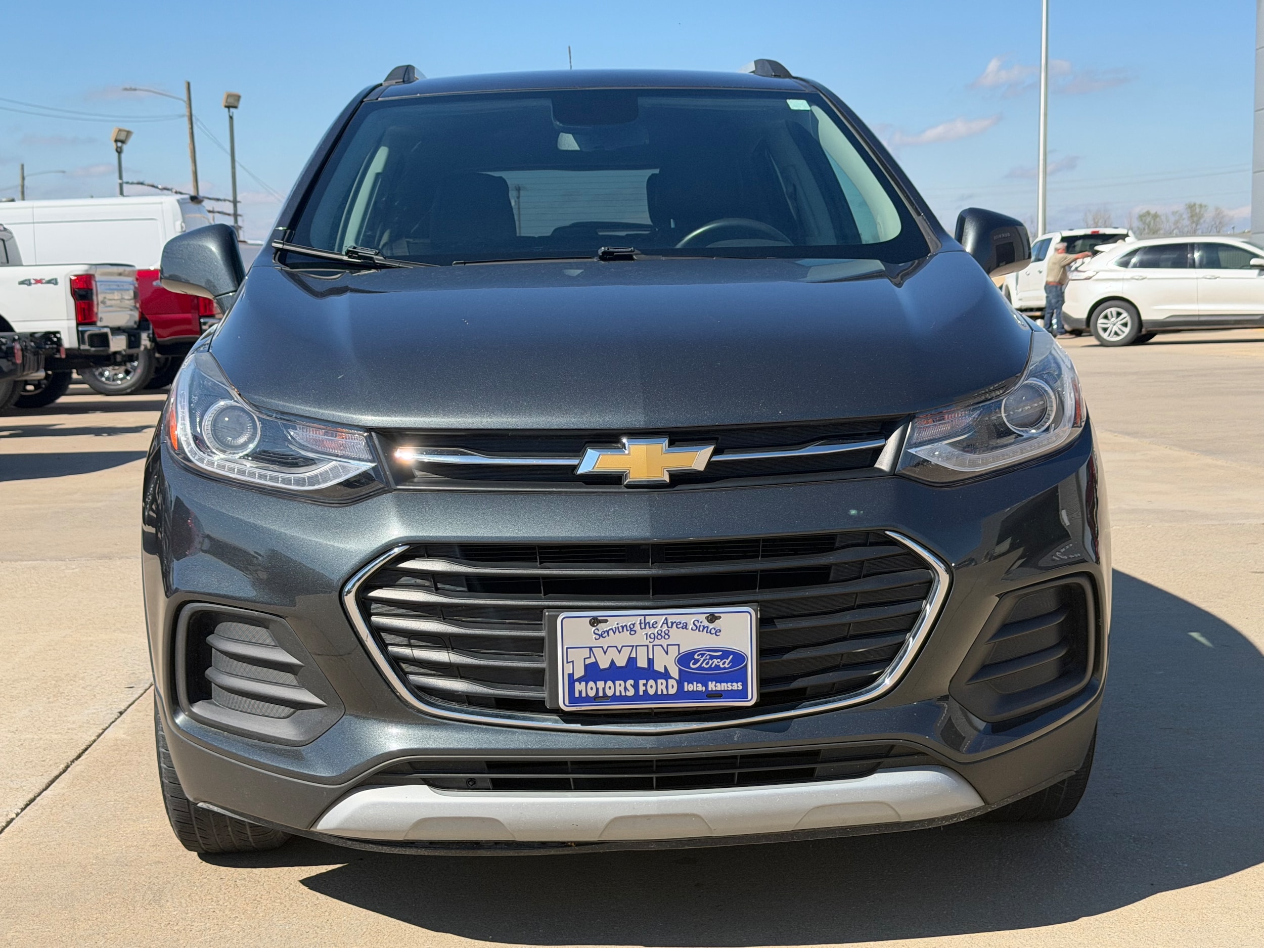 Used 2018 Chevrolet Trax LT with VIN KL7CJPSB6JB594940 for sale in Iola, KS