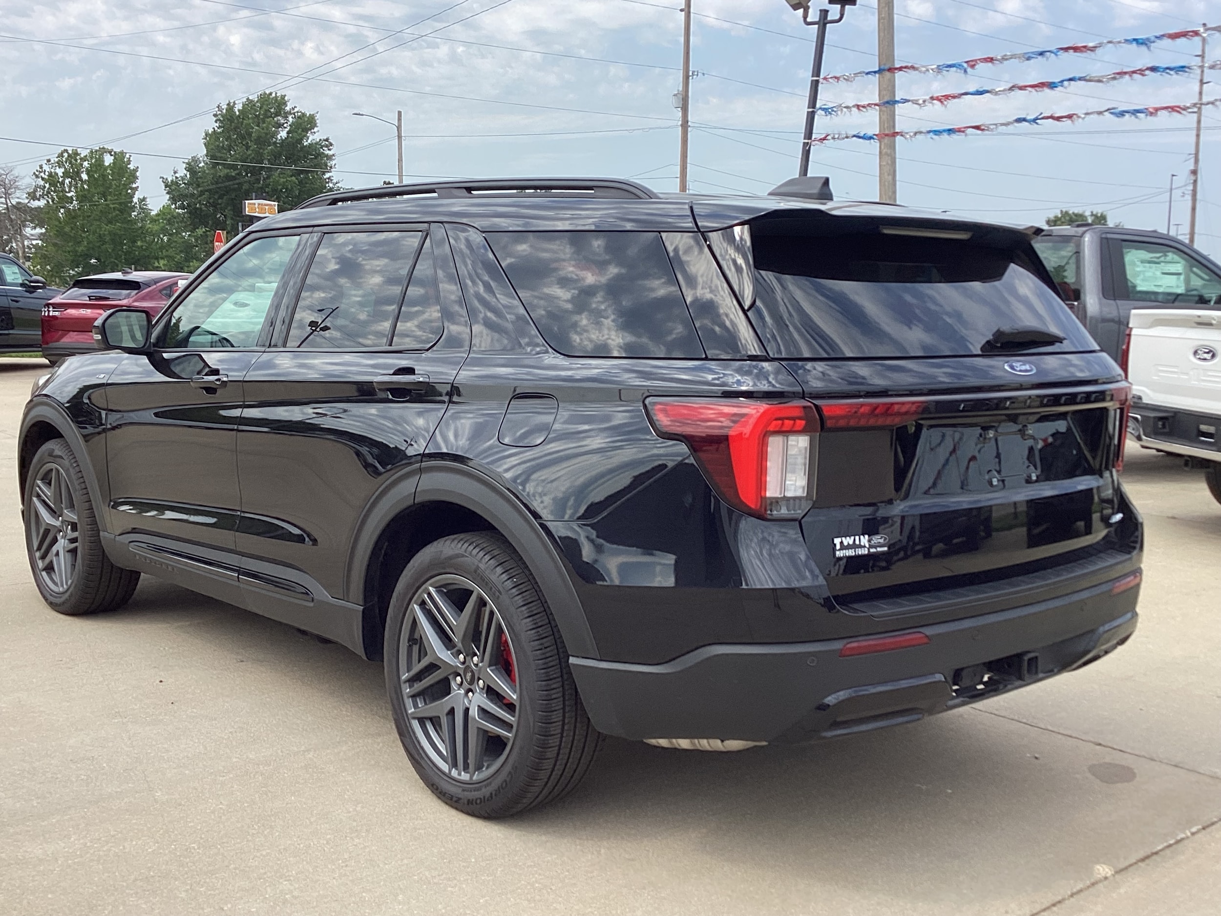 2025 Ford Explorer ST-LINE - Photo 4