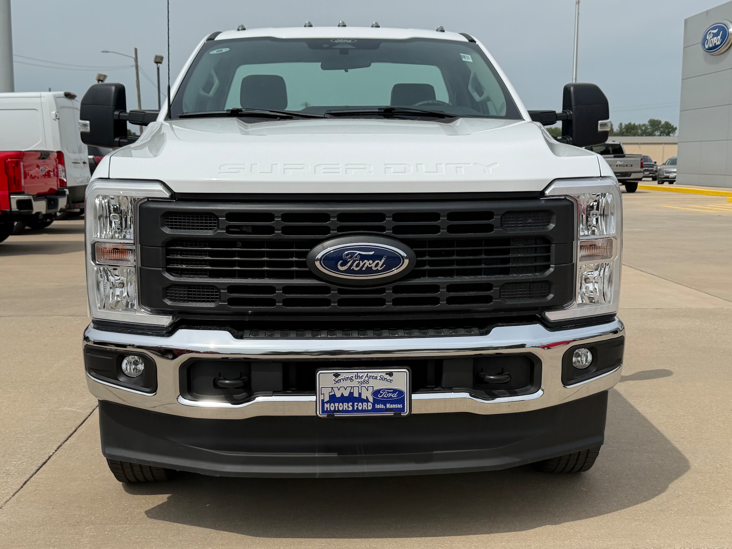 Used 2024 Ford F-250 Super Duty XL with VIN 1FTBF2BA5RED11917 for sale in Kansas City