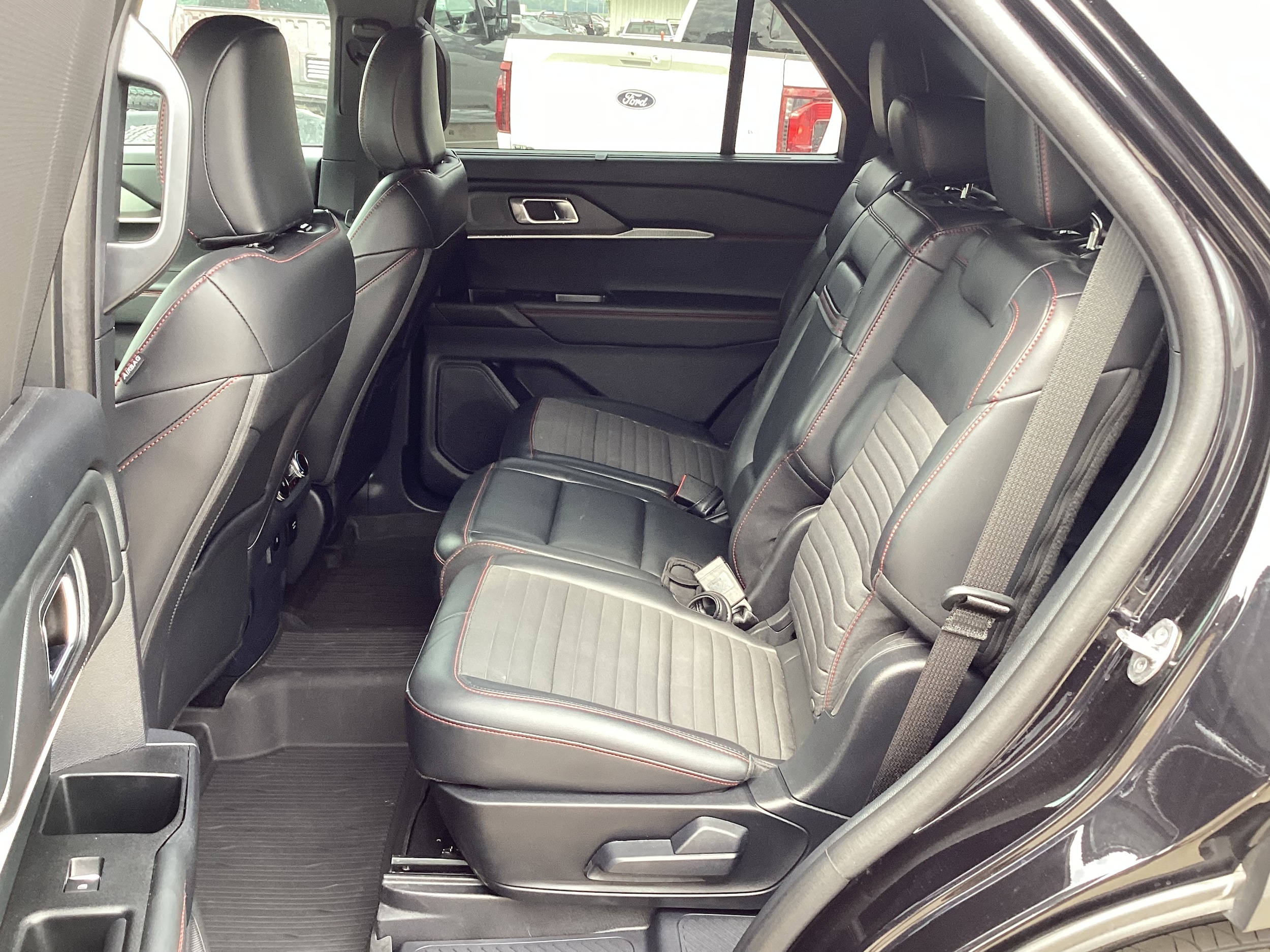 2025 Ford Explorer ST-LINE - Photo 19