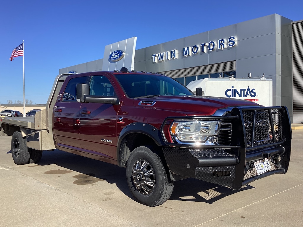 Used 2021 Ram 3500 Chassis Cab SLT SLT 4WD Crew Cab 60 CA 172.4 WB