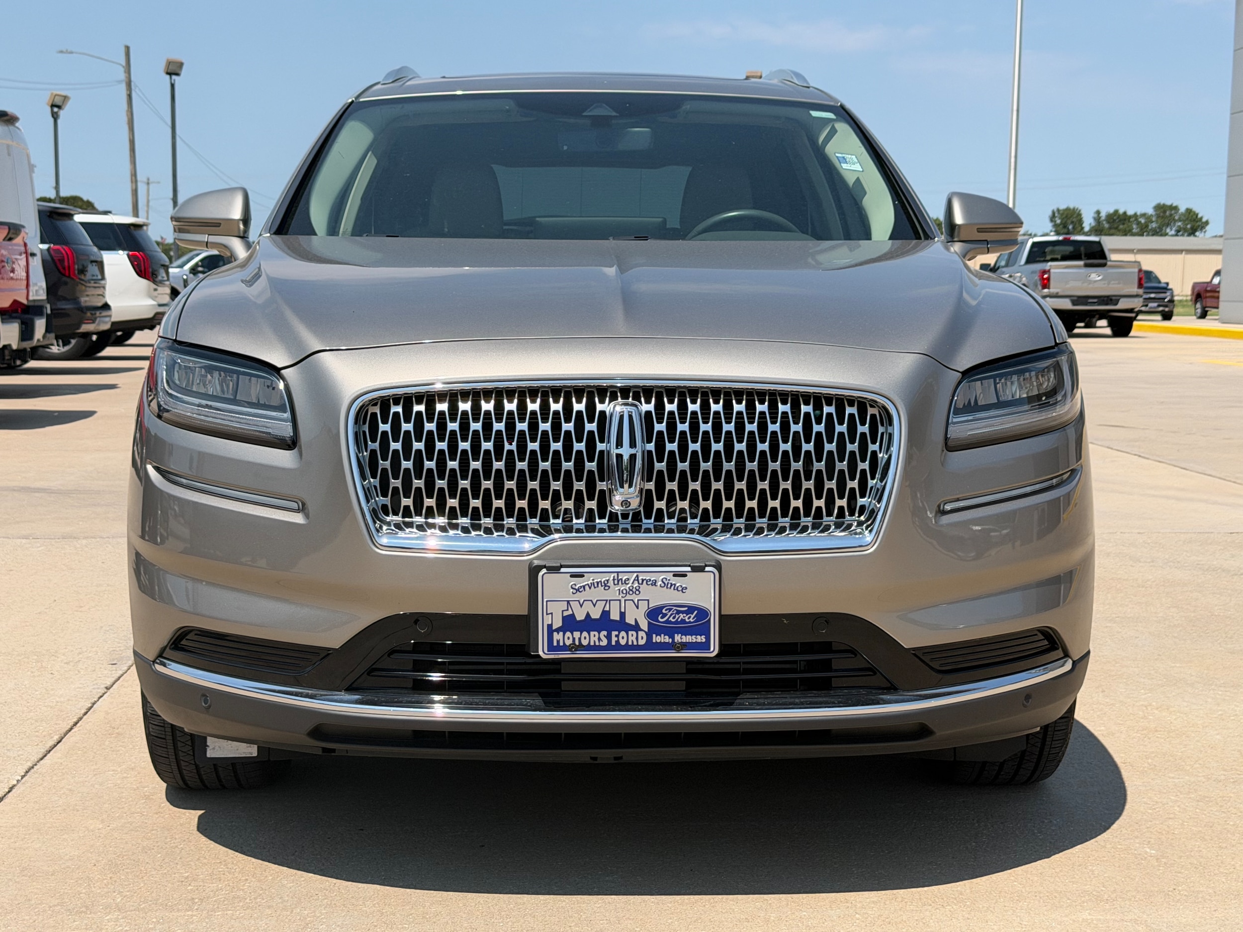 Used 2023 Lincoln Nautilus Reserve with VIN 2LMPJ8KPXPBL09357 for sale in Kansas City