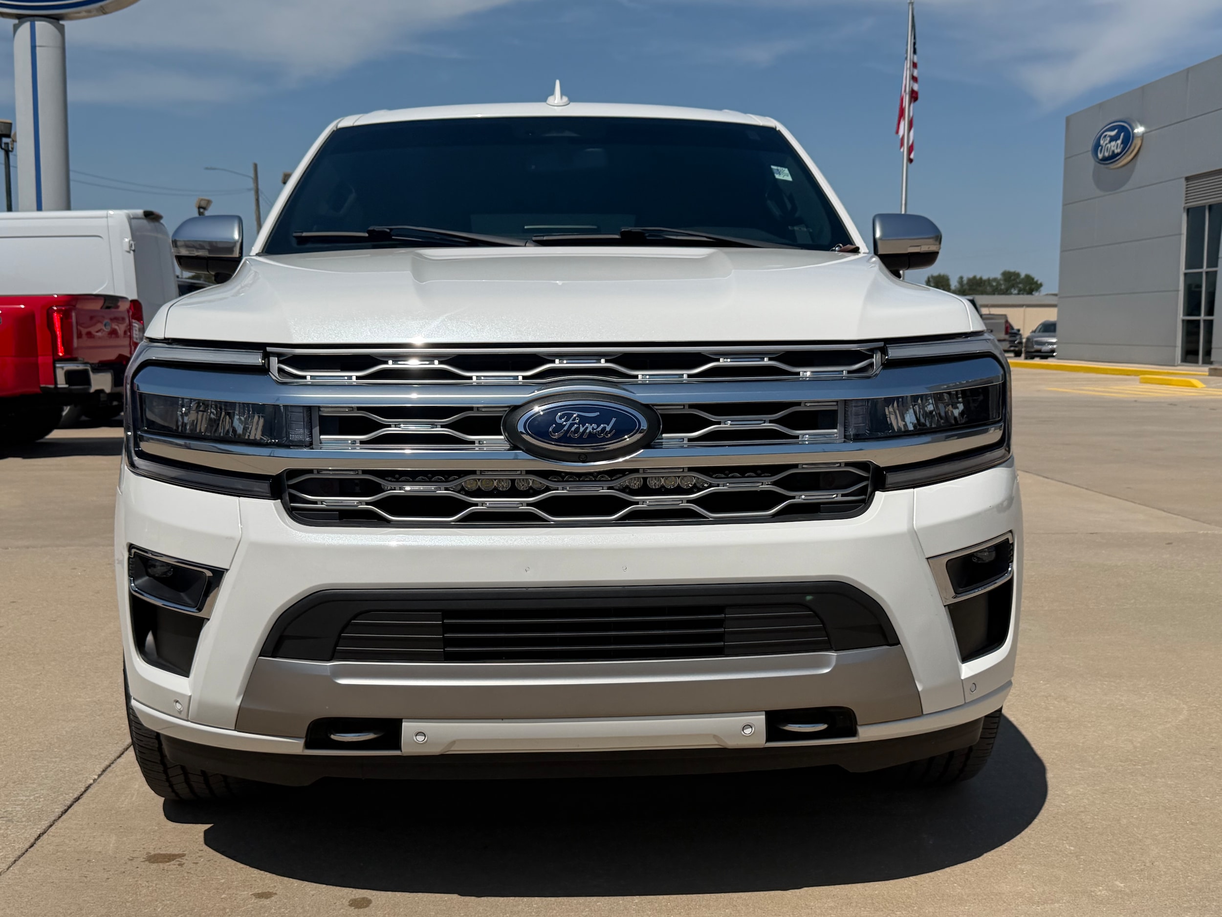 Used 2022 Ford Expedition Platinum with VIN 1FMJK1MT0NEA09098 for sale in Kansas City