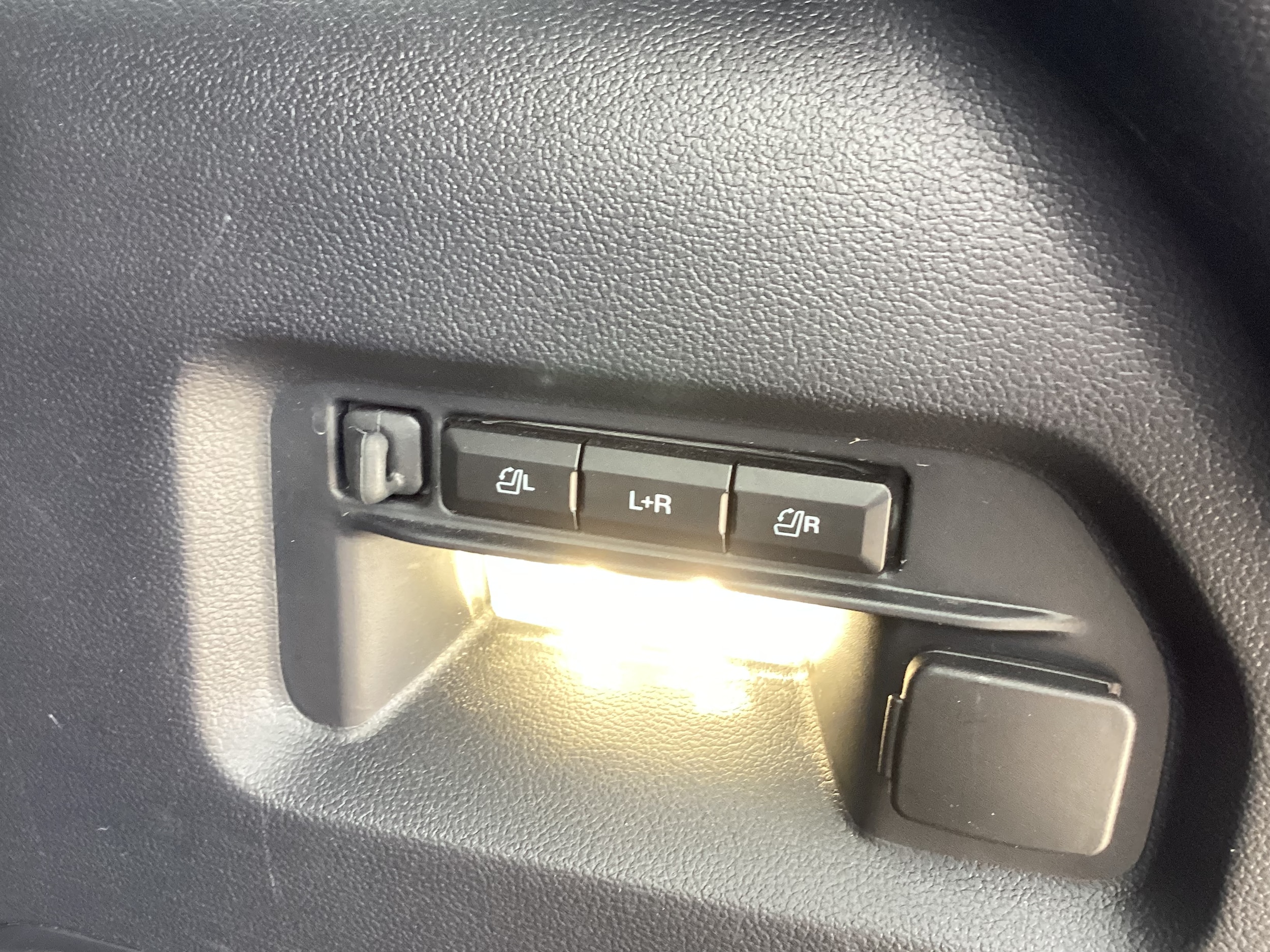 2025 Ford Explorer ST-LINE - Photo 22