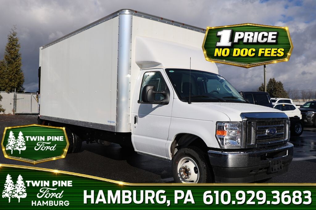 New 2025 Ford E-450SD Base Cab/Chassis