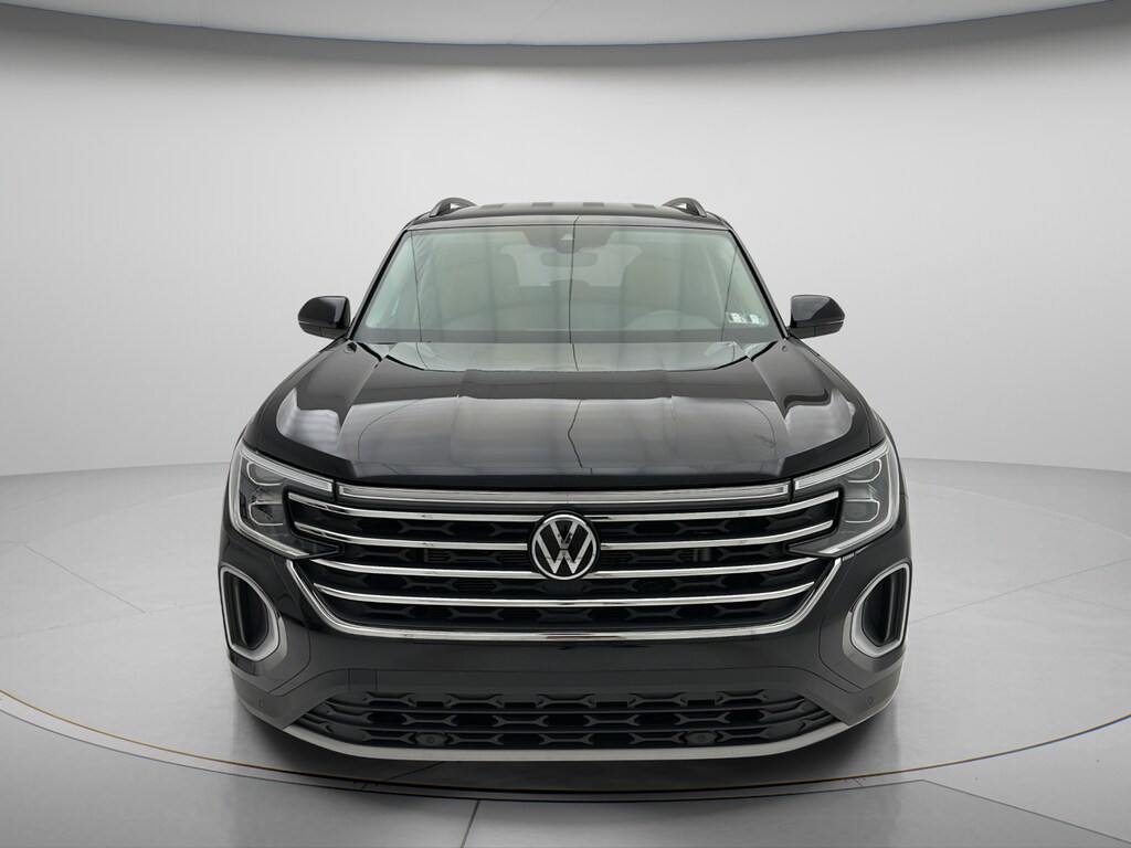 Used 2025 Volkswagen Atlas 2.0T SE w/Technology SUV