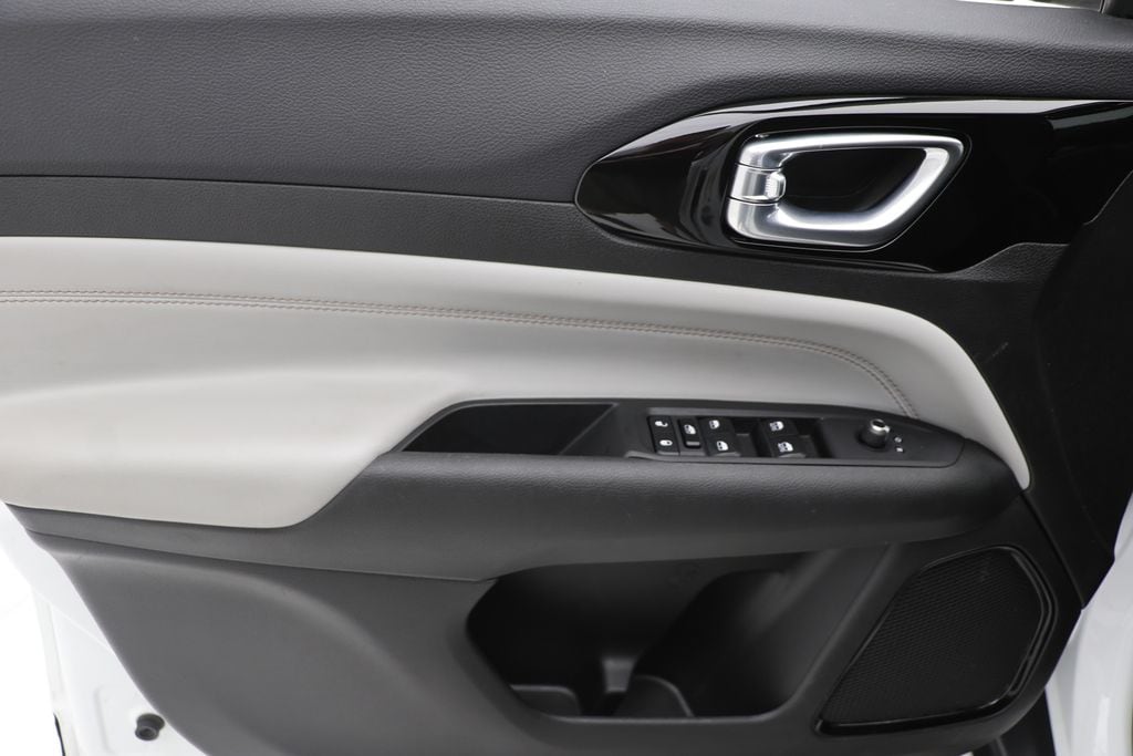 2025 Jeep Compass Limited - Photo 14