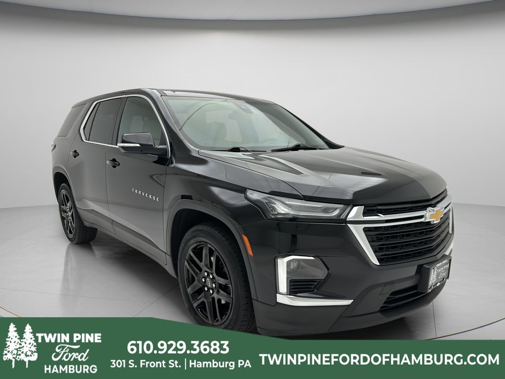 2023 Chevrolet Traverse AWD LS's photo