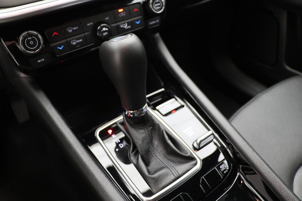2025 Jeep Compass Limited - Photo 23
