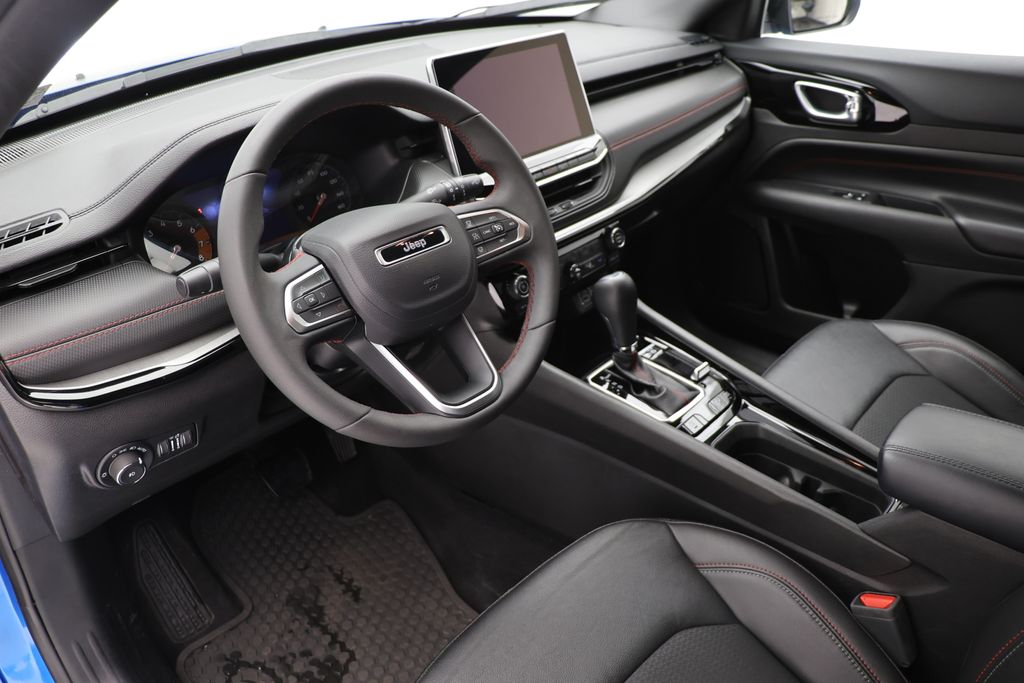 2025 Jeep Compass Trailhawk - Photo 13