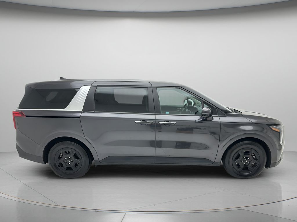 Used 2025 Kia Carnival LXS Minivan/Van