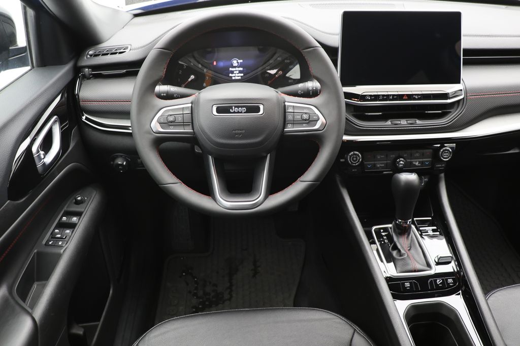 2025 Jeep Compass Trailhawk - Photo 12