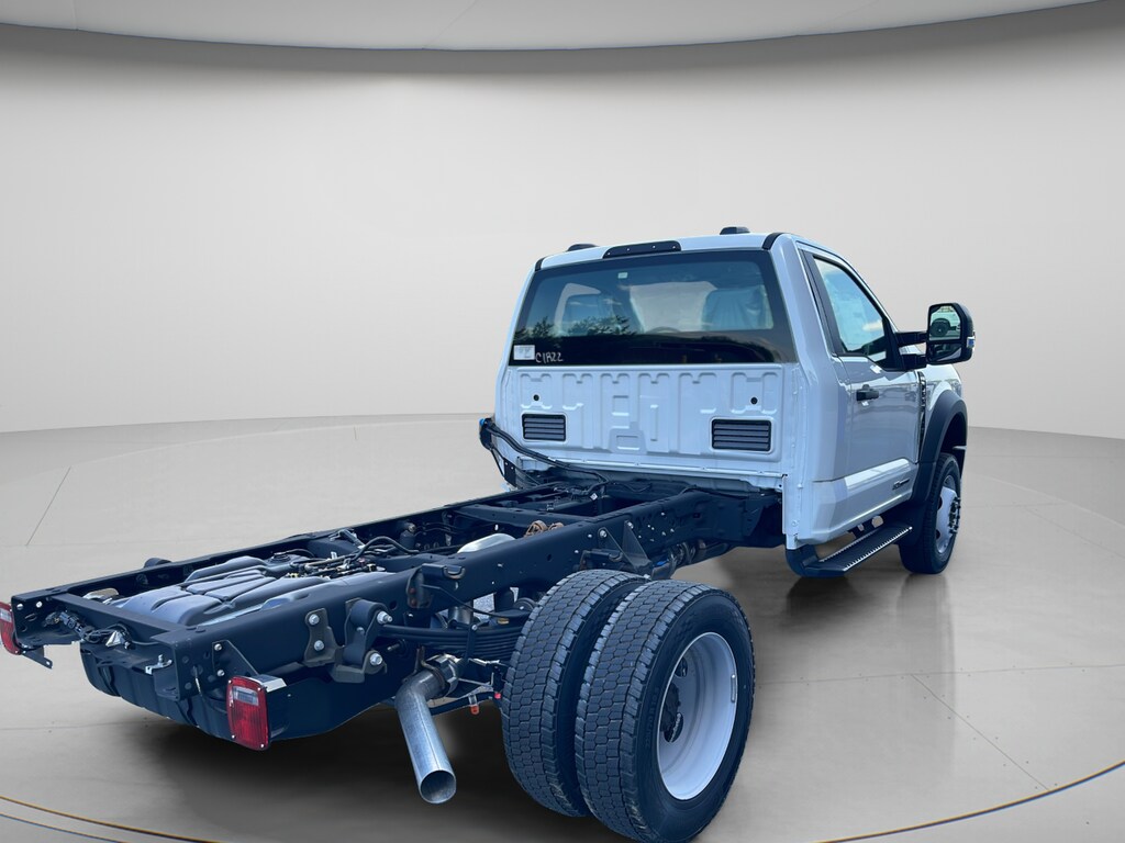2024 Ford F-550 Super Duty Chassis Cab XL - Photo 10