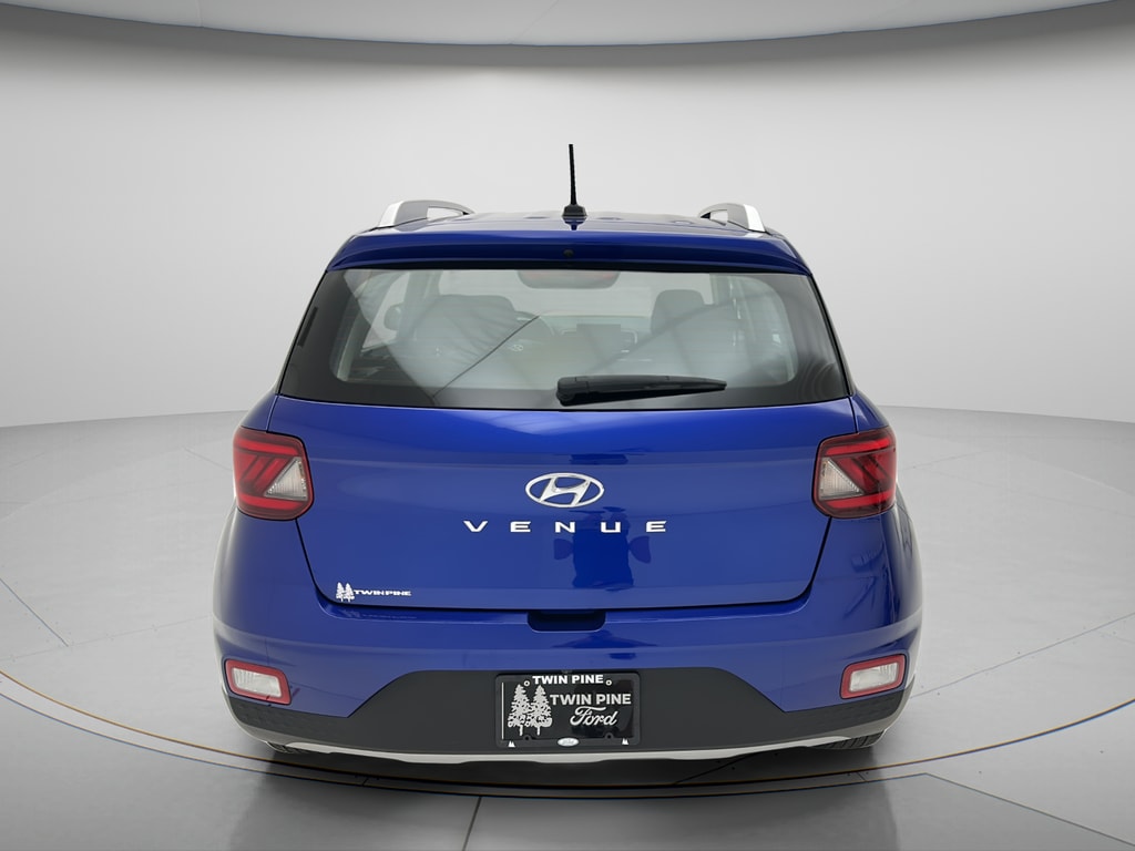 Used 2025 Hyundai Venue SEL SUV
