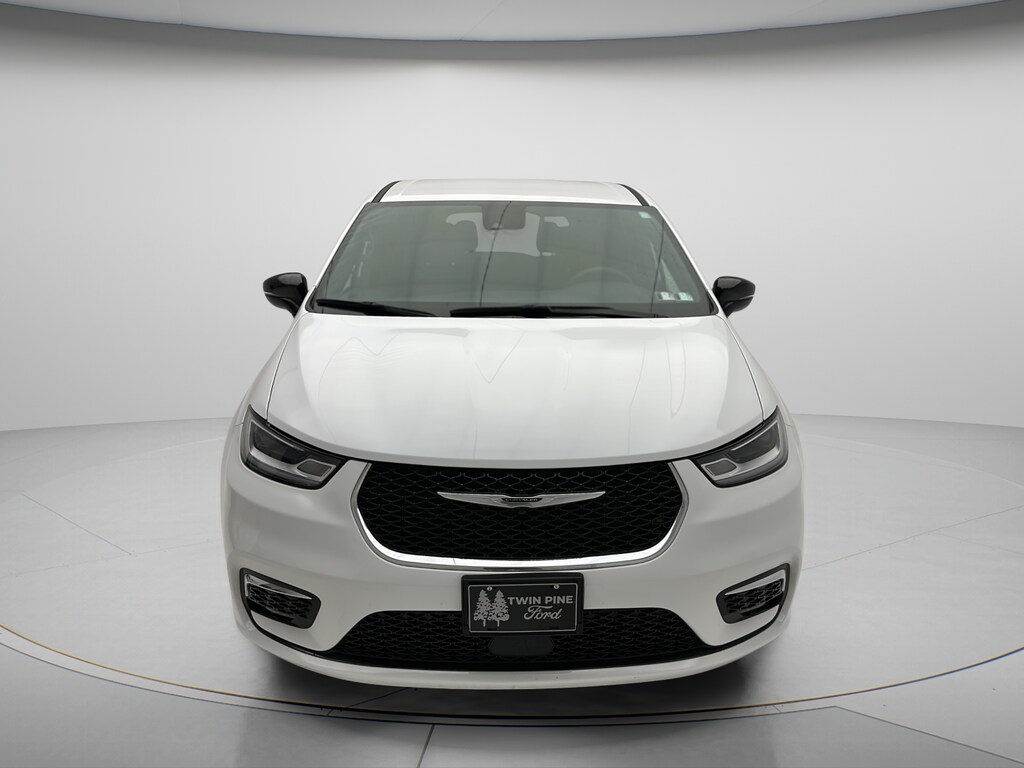 Used 2025 Chrysler Pacifica Select Minivan/Van