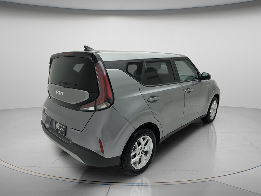 Used 2025 Kia Soul LX Hatchback