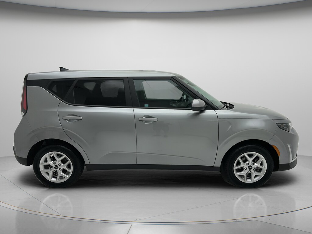 Used 2025 Kia Soul LX Hatchback