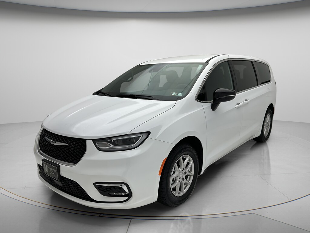 Used 2025 Chrysler Pacifica Select Minivan/Van