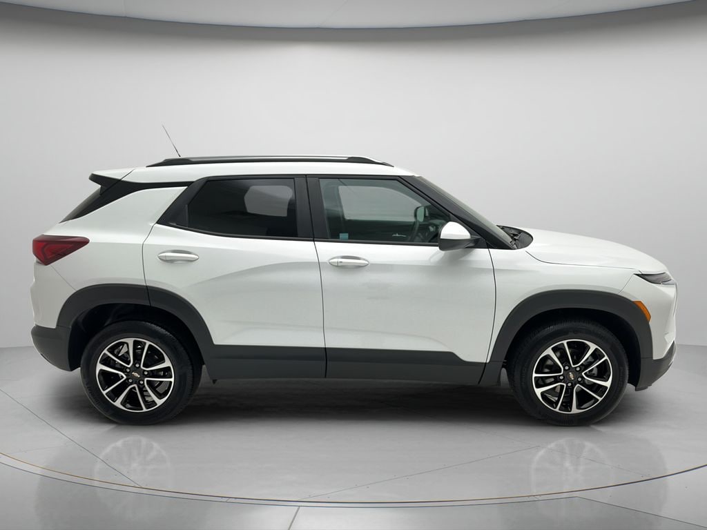 Used 2025 Chevrolet Trailblazer LT SUV