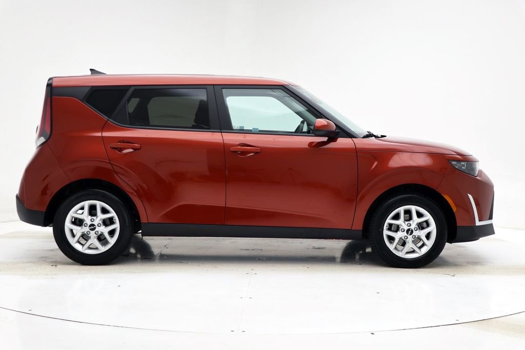 Used 2024 Kia Soul LX LX IVT