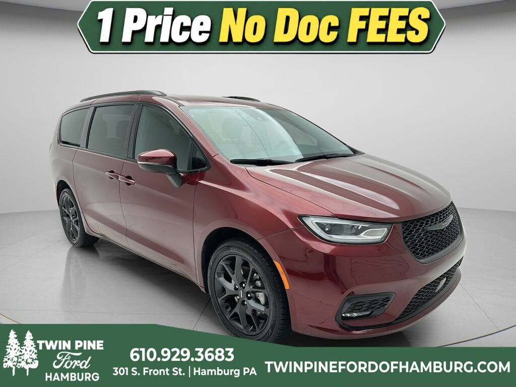 Used 2023 Chrysler Pacifica Touring L Minivan/Van