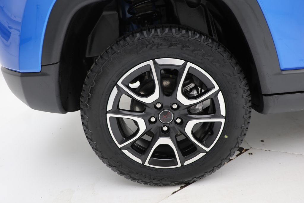 2025 Jeep Compass Trailhawk - Photo 9