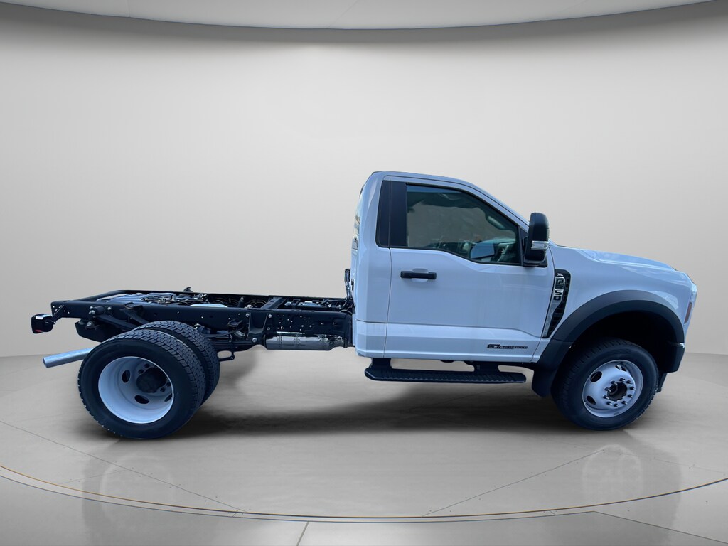 2024 Ford F-550 Super Duty Chassis Cab XL - Photo 12