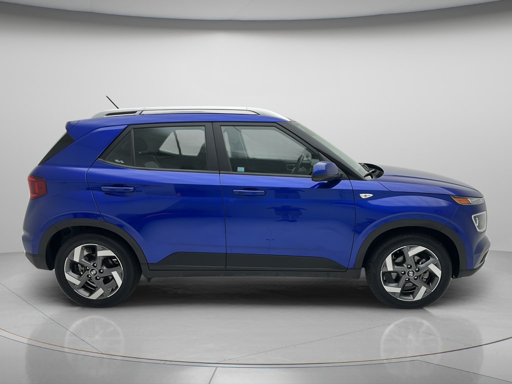 Used 2025 Hyundai Venue SEL SUV