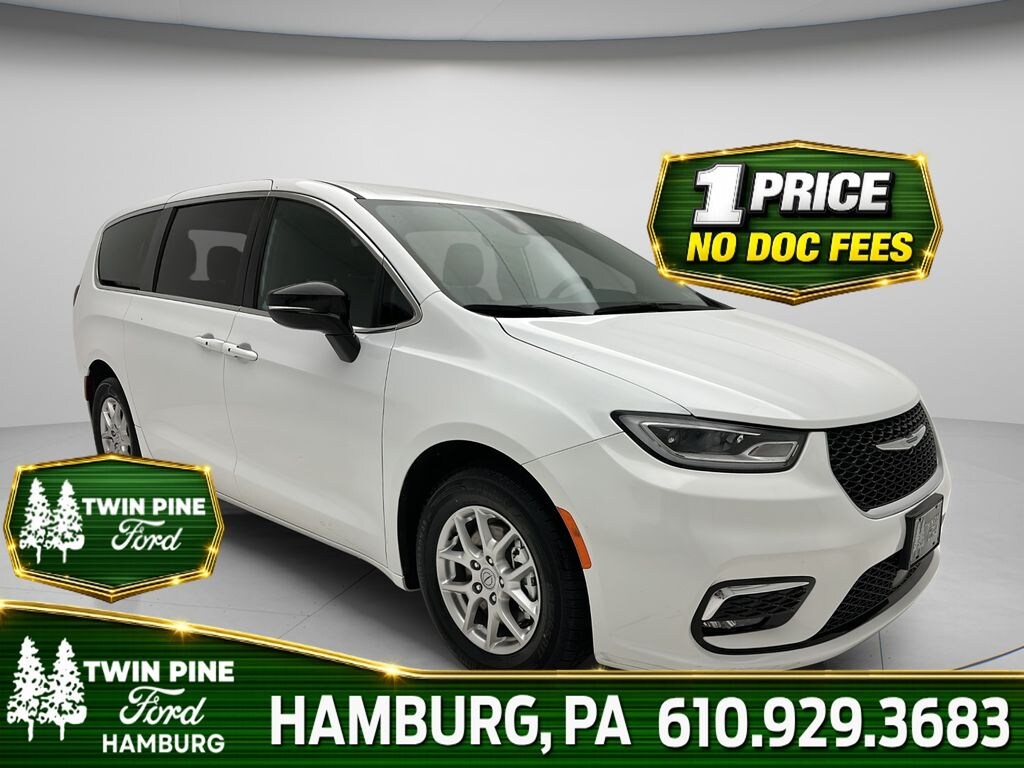 Used 2025 Chrysler Pacifica Select Minivan/Van