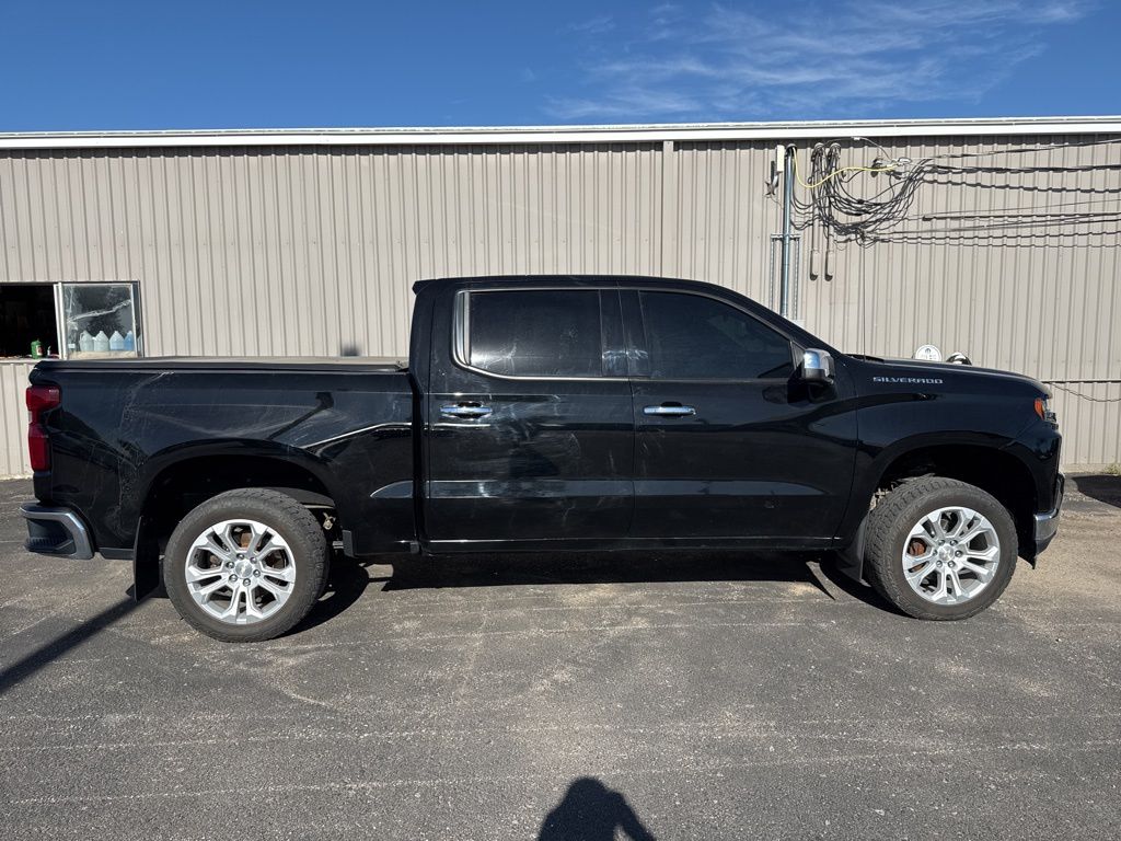 Used 2020 Chevrolet Silverado 1500 LTZ with VIN 1GCUYGEL1LZ263362 for sale in Beatrice, NE