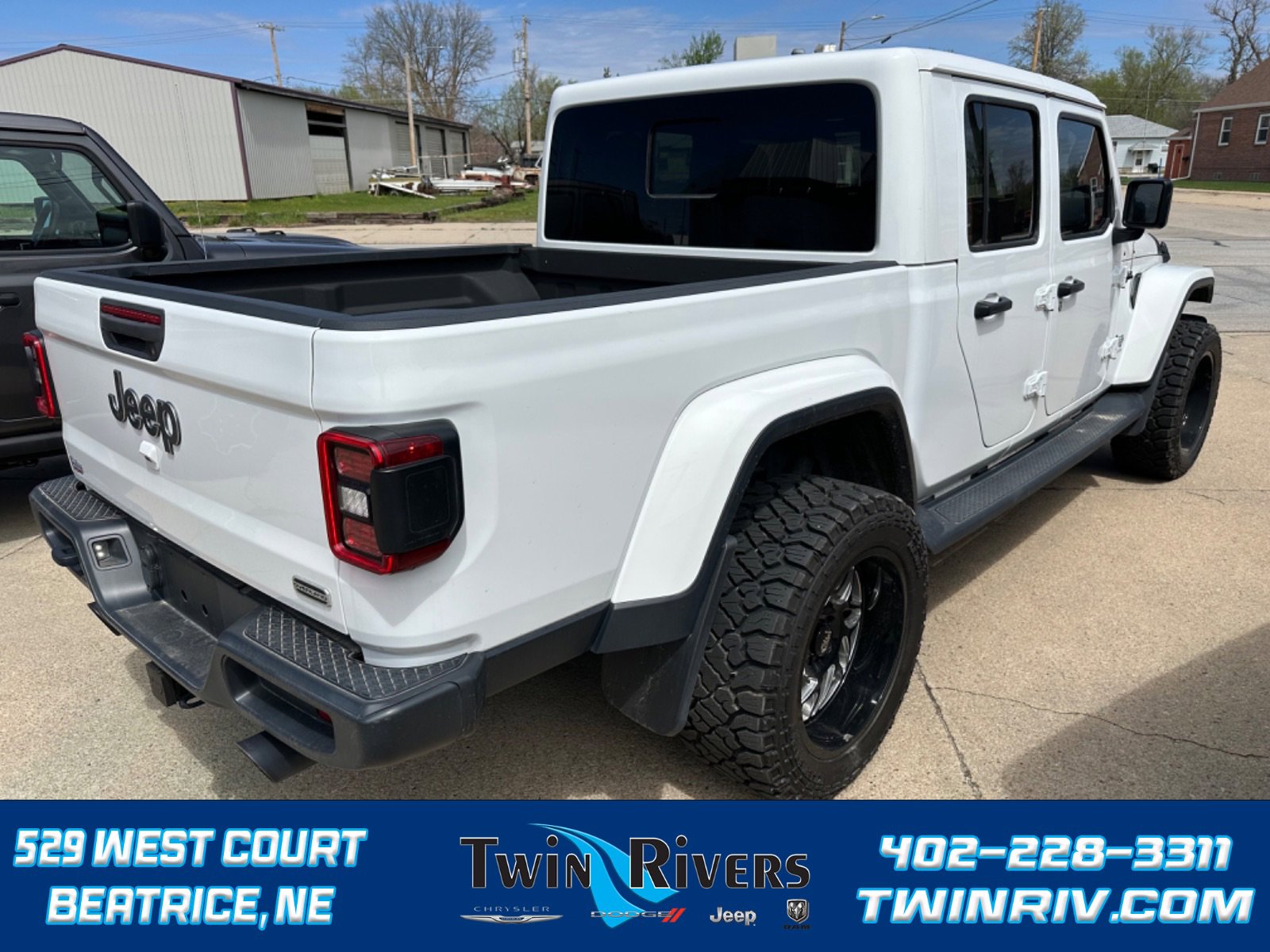 Used 2020 Jeep Gladiator Overland with VIN 1C6HJTFG7LL181615 for sale in Beatrice, NE